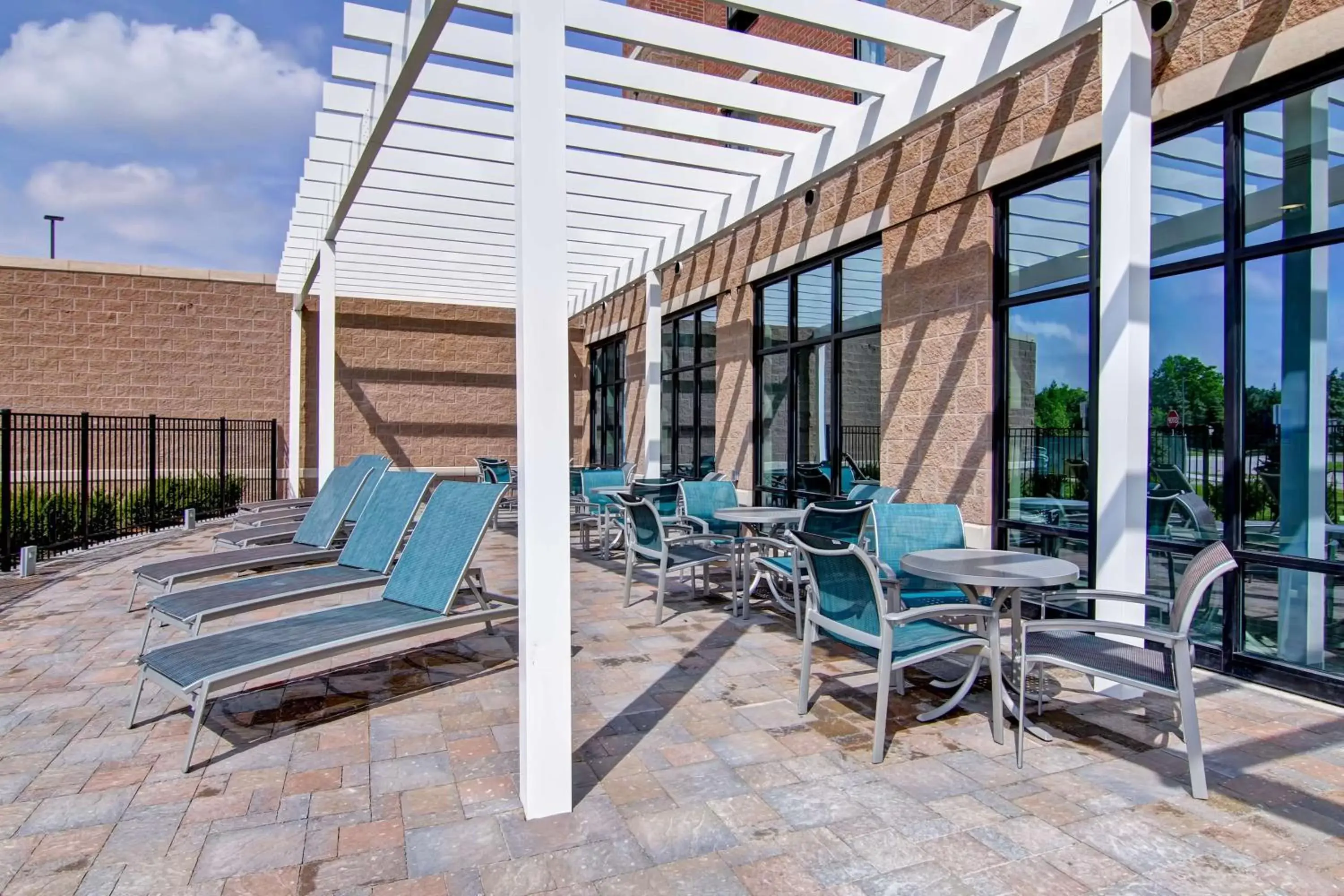 Property building in Hampton Inn & Suites Detroit/Troy Property building in Hampton Inn & Suites Detroit/Troy