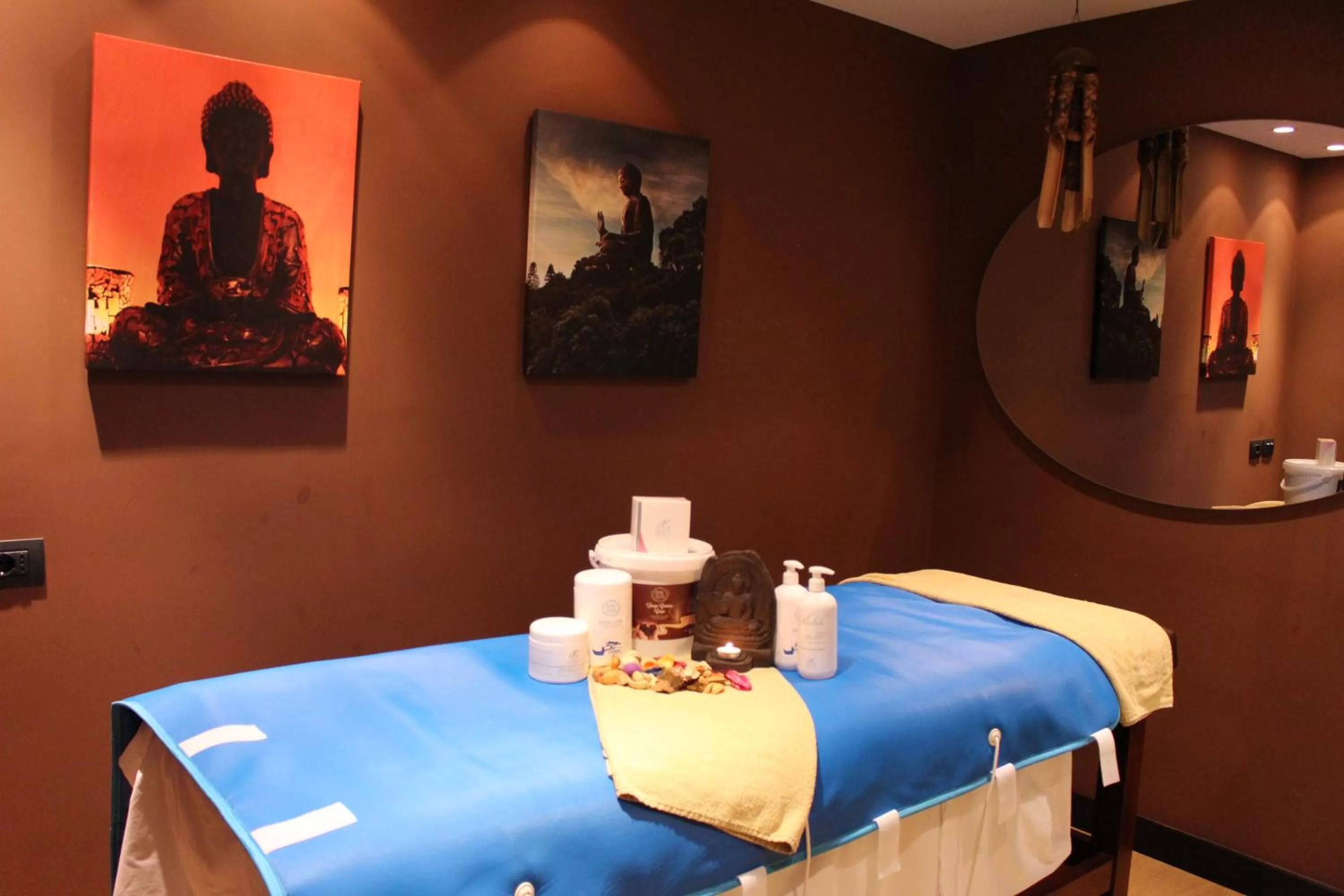 Massage, Bed in Privilege Hotel & Spa