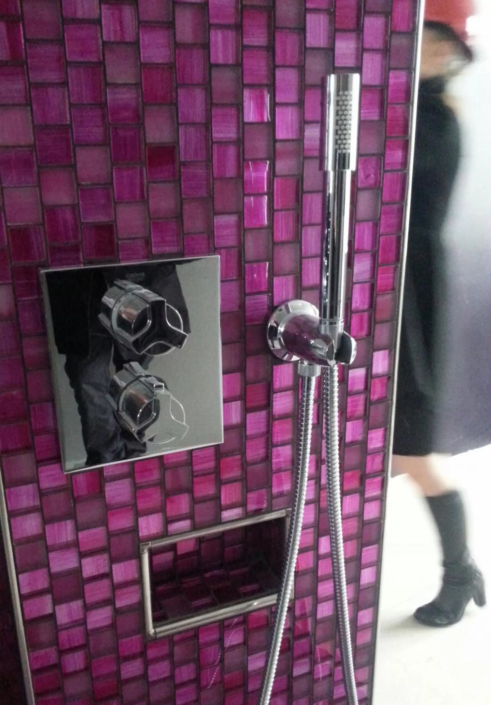 Shower in Hotel Oleana