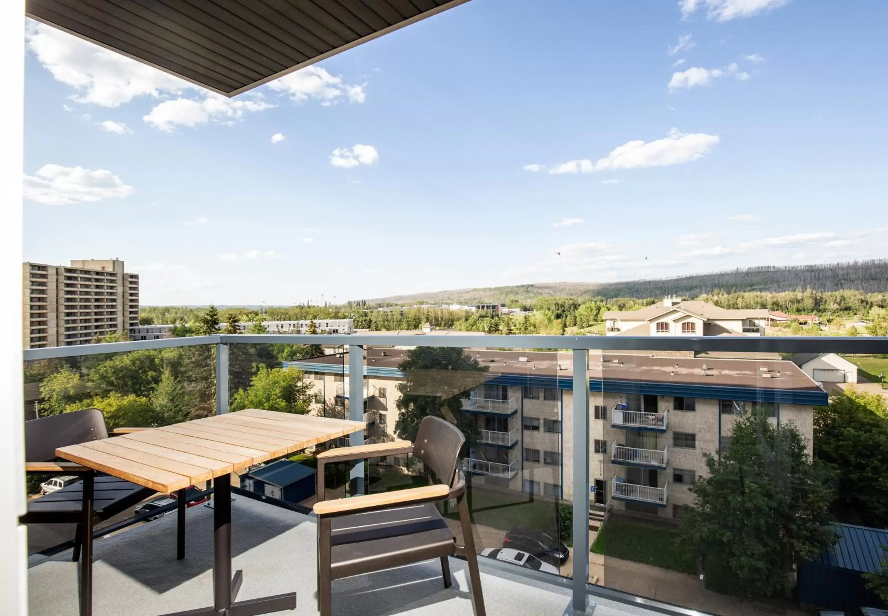 Studio with Balcony in Pomeroy Hotel Fort McMurray Studio with Balcony in Pomeroy Hotel Fort McMurray