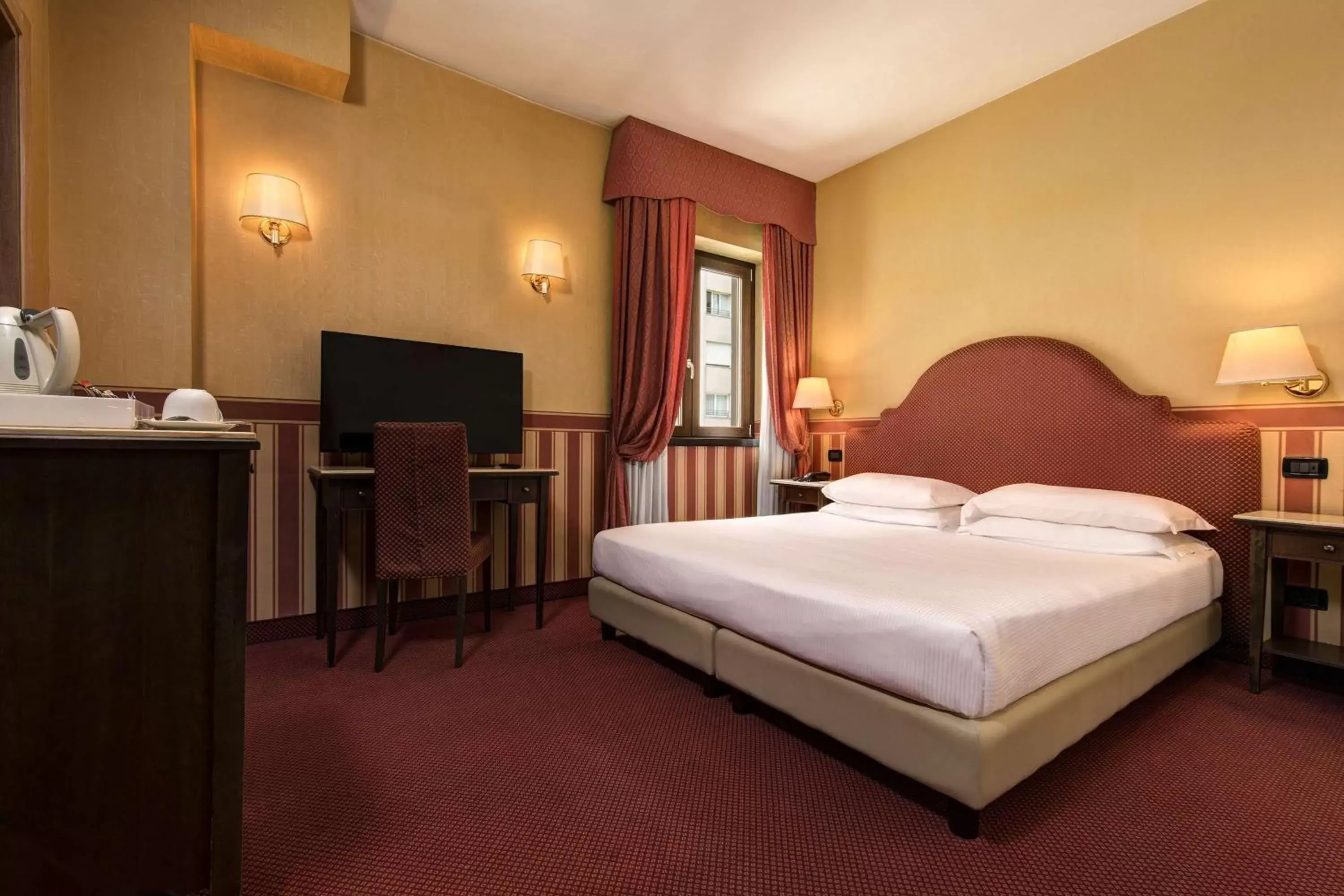 Bedroom, Bed in Best Western Hotel Tritone Bedroom, Bed in Best Western Hotel Tritone