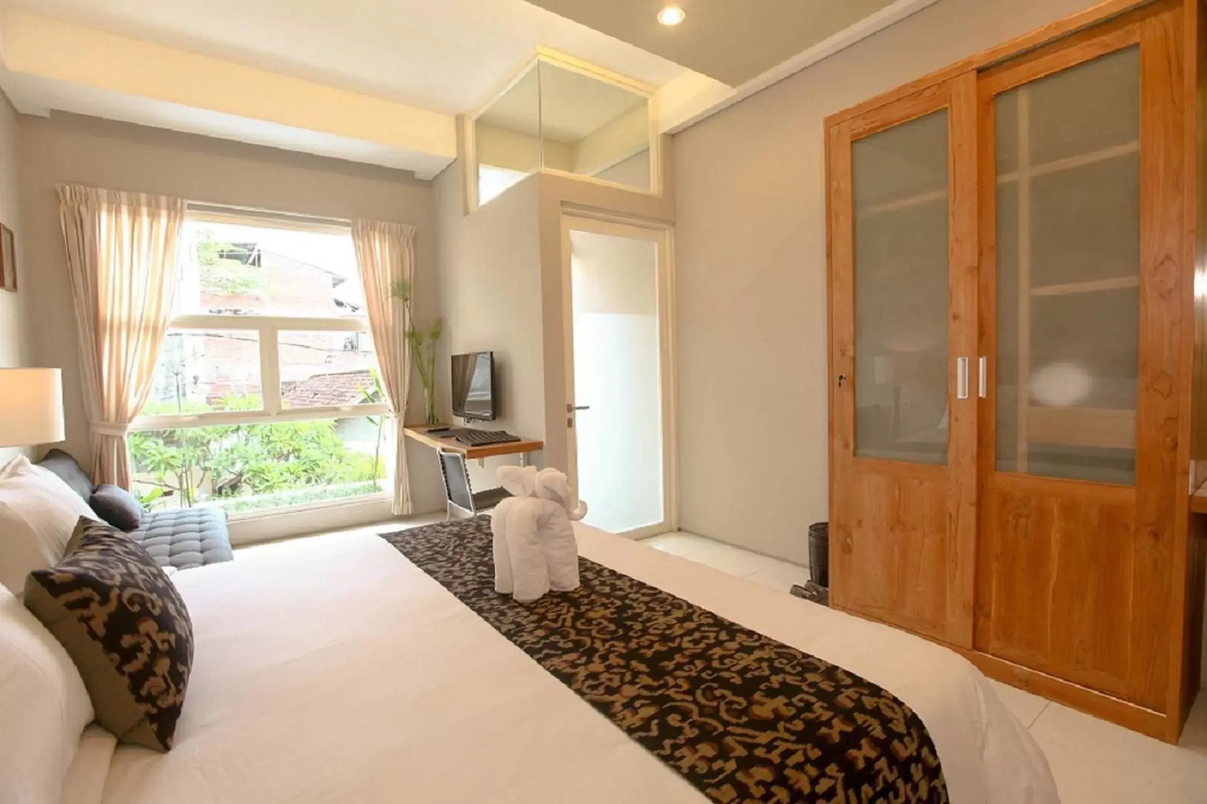 Photo of the whole room, Bed in Bali True Living