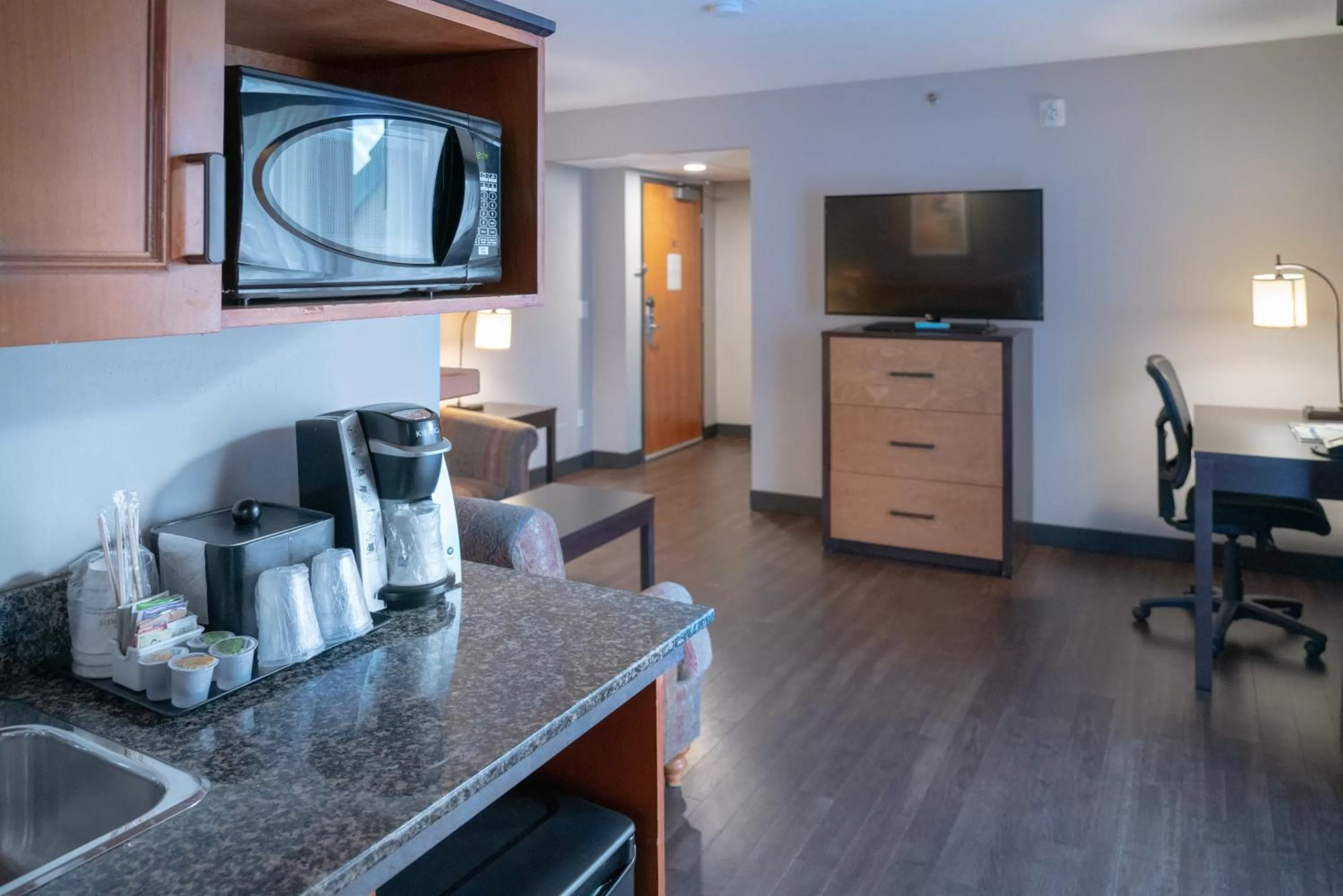 TV and multimedia in Pocaterra Inn & Waterslide