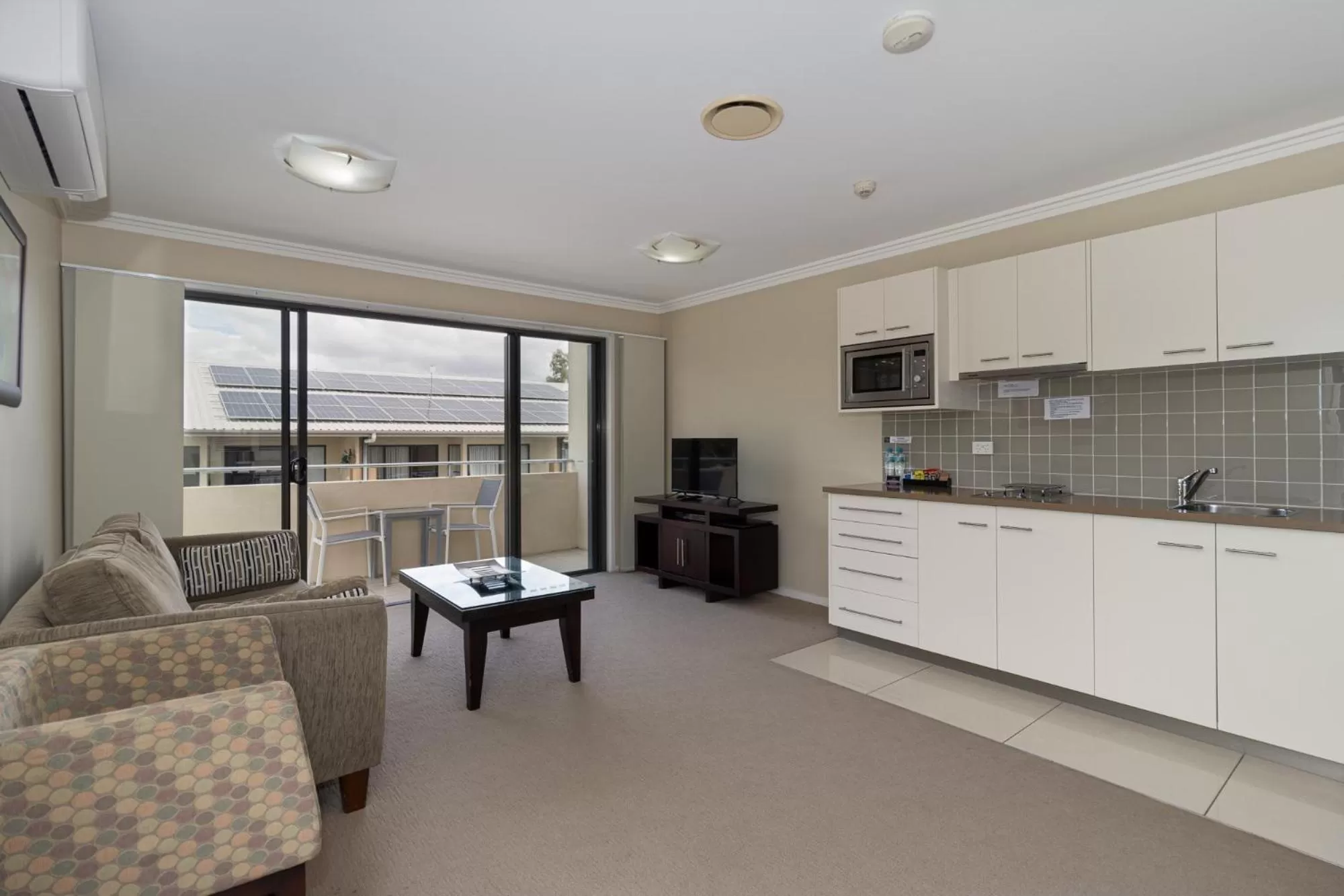 Kitchen/Kitchenette in Eden by the Bay