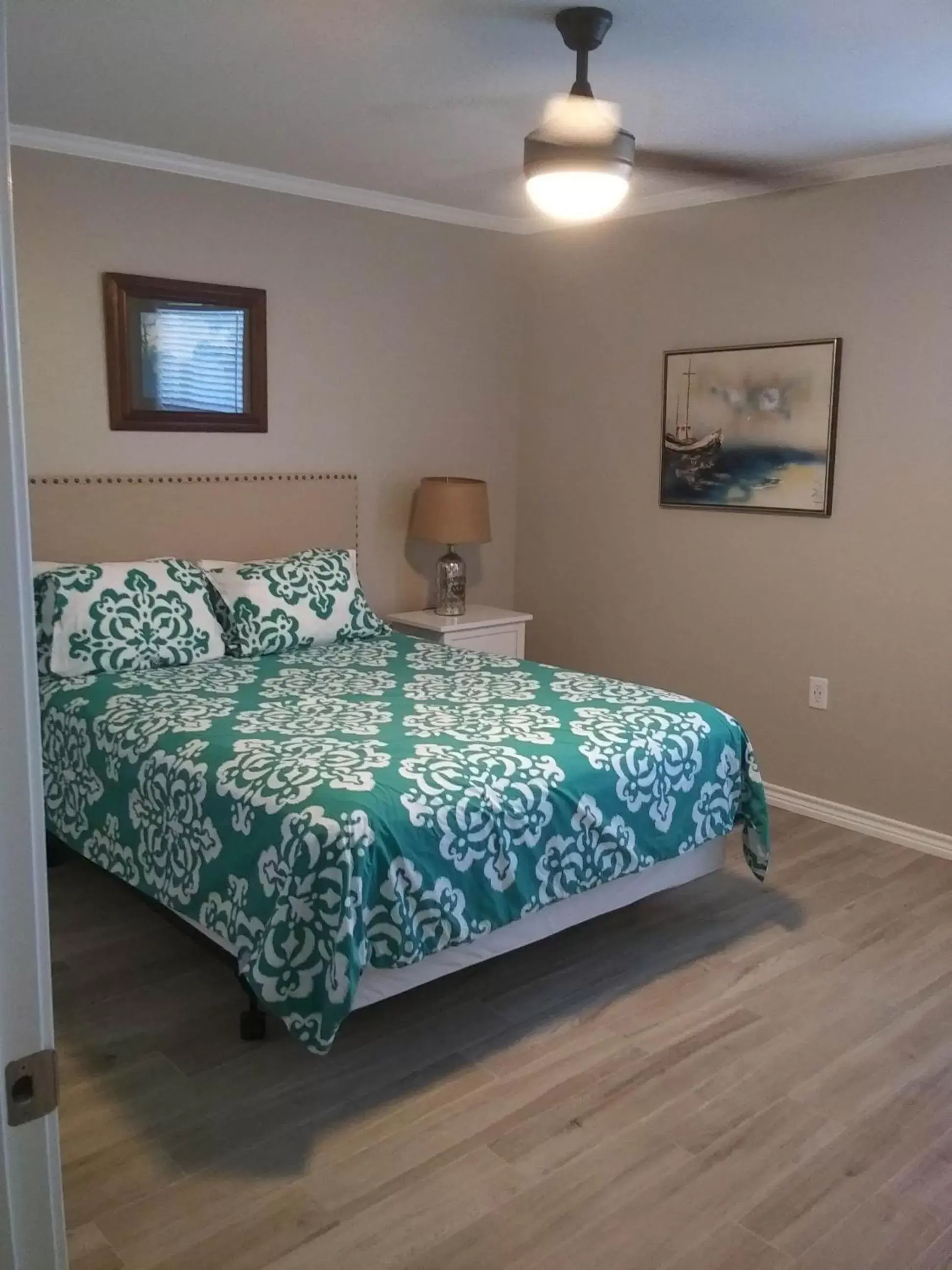 Bed in Executive Keys Condominiums on the Beach Bed in Executive Keys Condominiums on the Beach