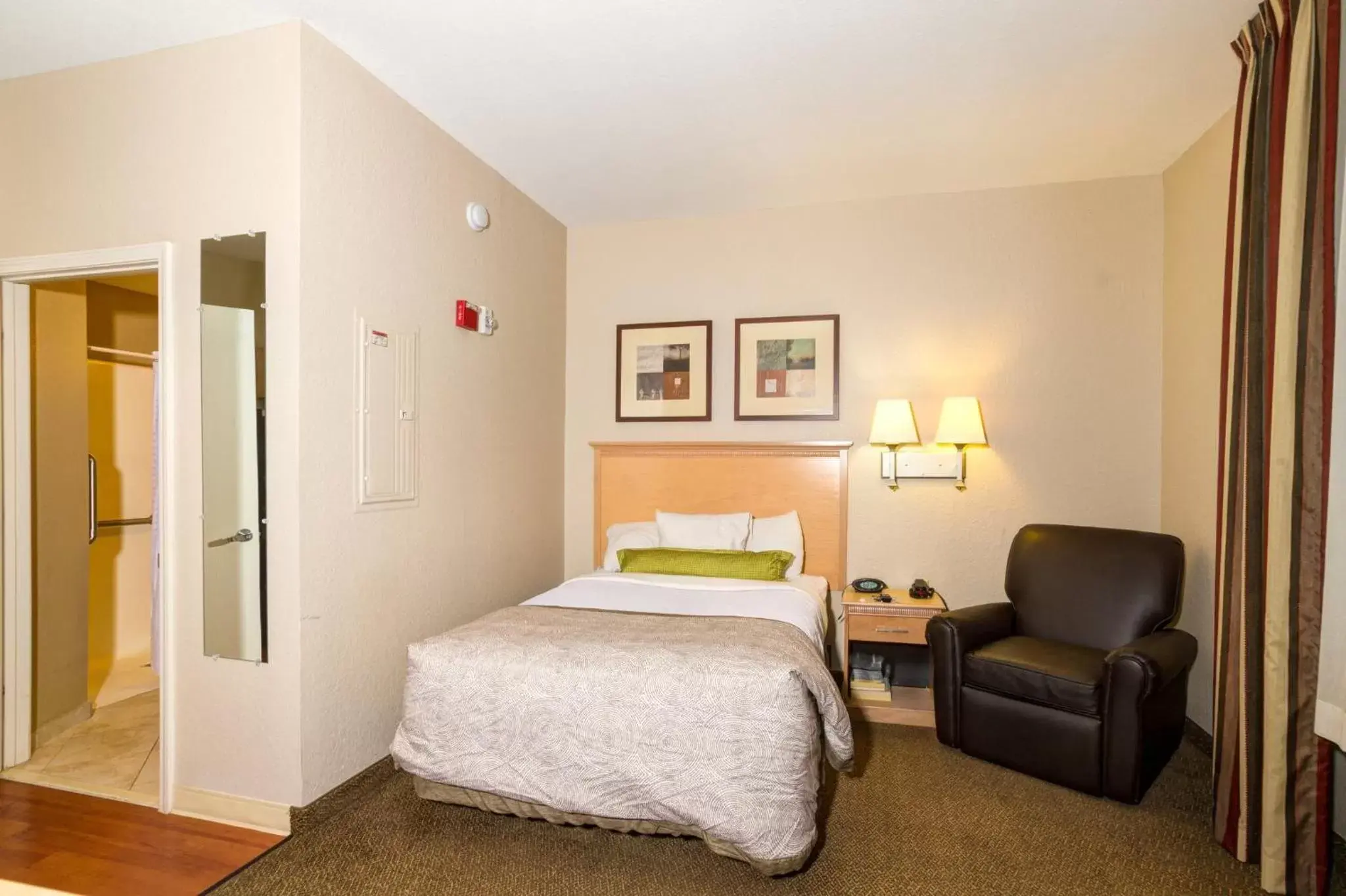 Photo of the whole room, Bed in Candlewood Suites Fort Myers Interstate 75, an IHG Hotel