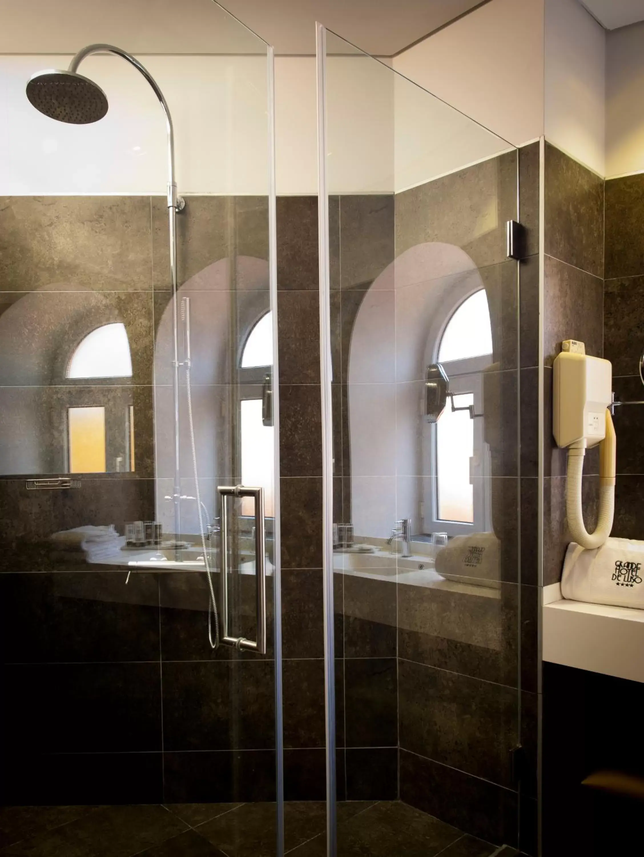 Bathroom in Grande Hotel De Luso