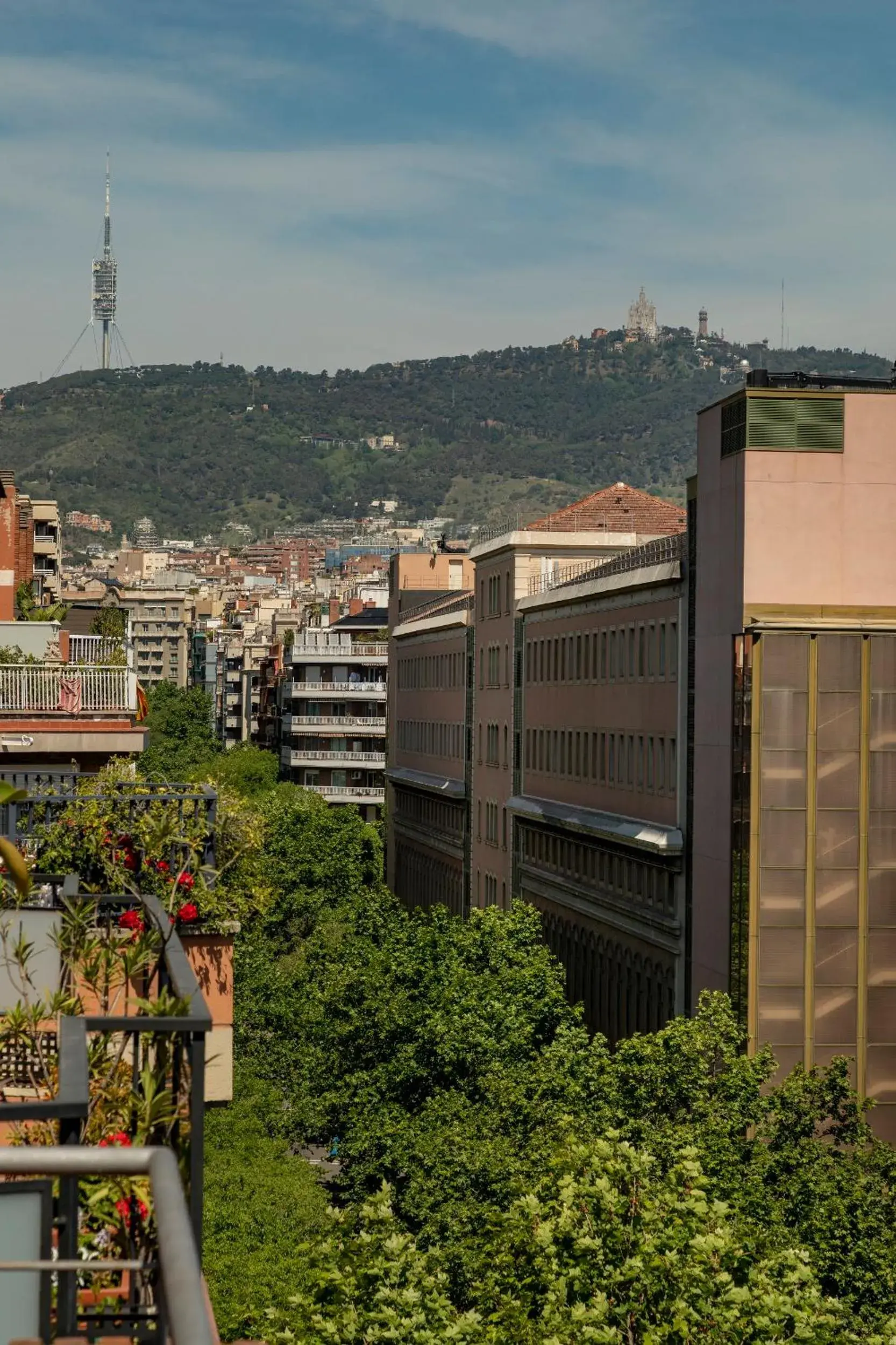 Property building in Barcelona Apartment Villarroel Property building in Barcelona Apartment Villarroel