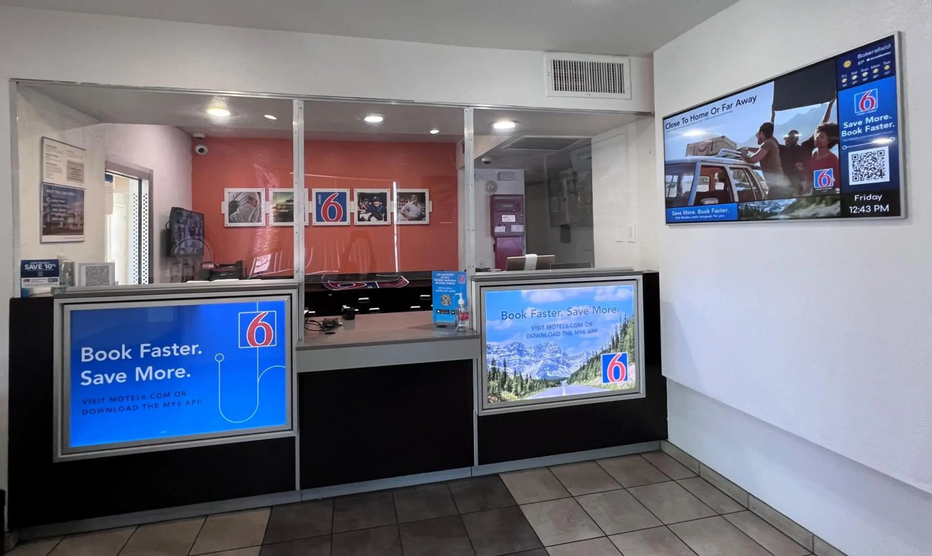 Lobby or reception in Motel 6-Bakersfield, CA - South