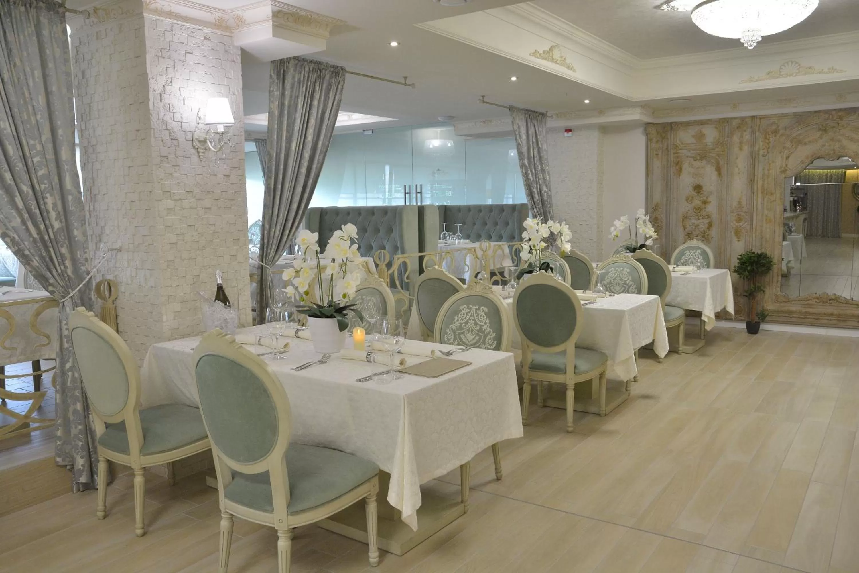 Restaurant/places to eat in Bristol Central Park Hotel