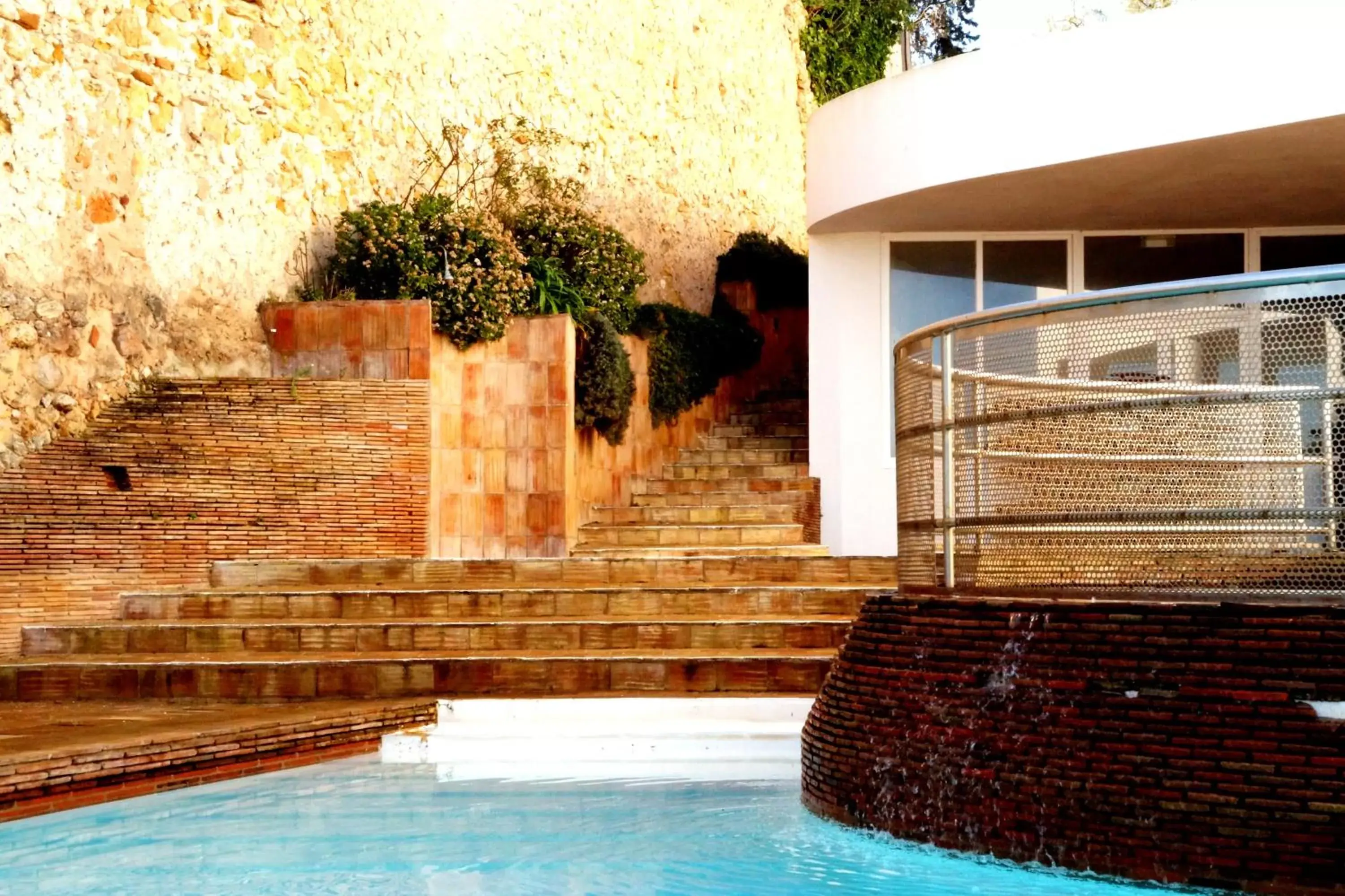 Garden, Swimming Pool in Baluarte da Vila Apartments