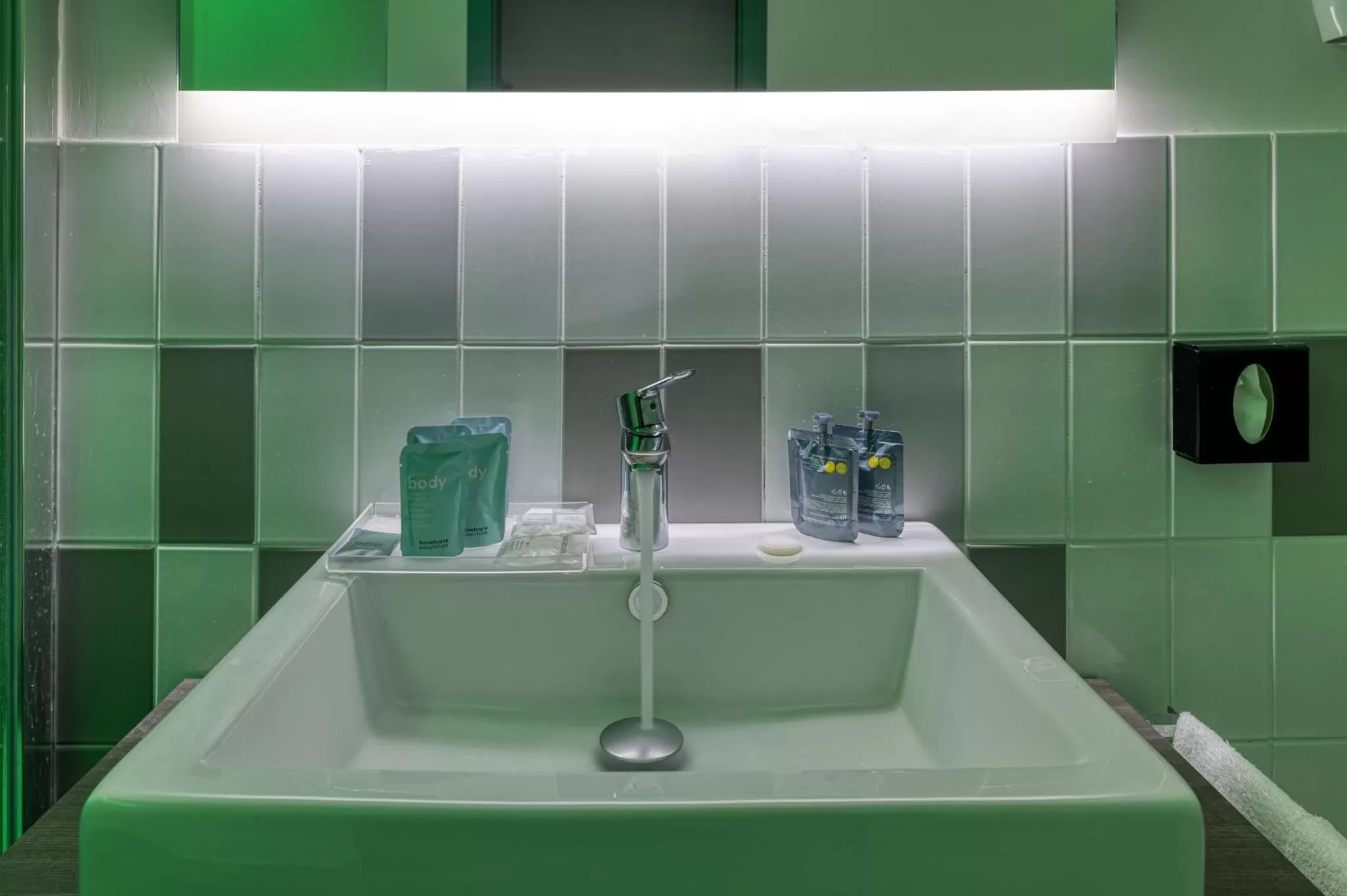 Bathroom in Smart Hotel Napoli