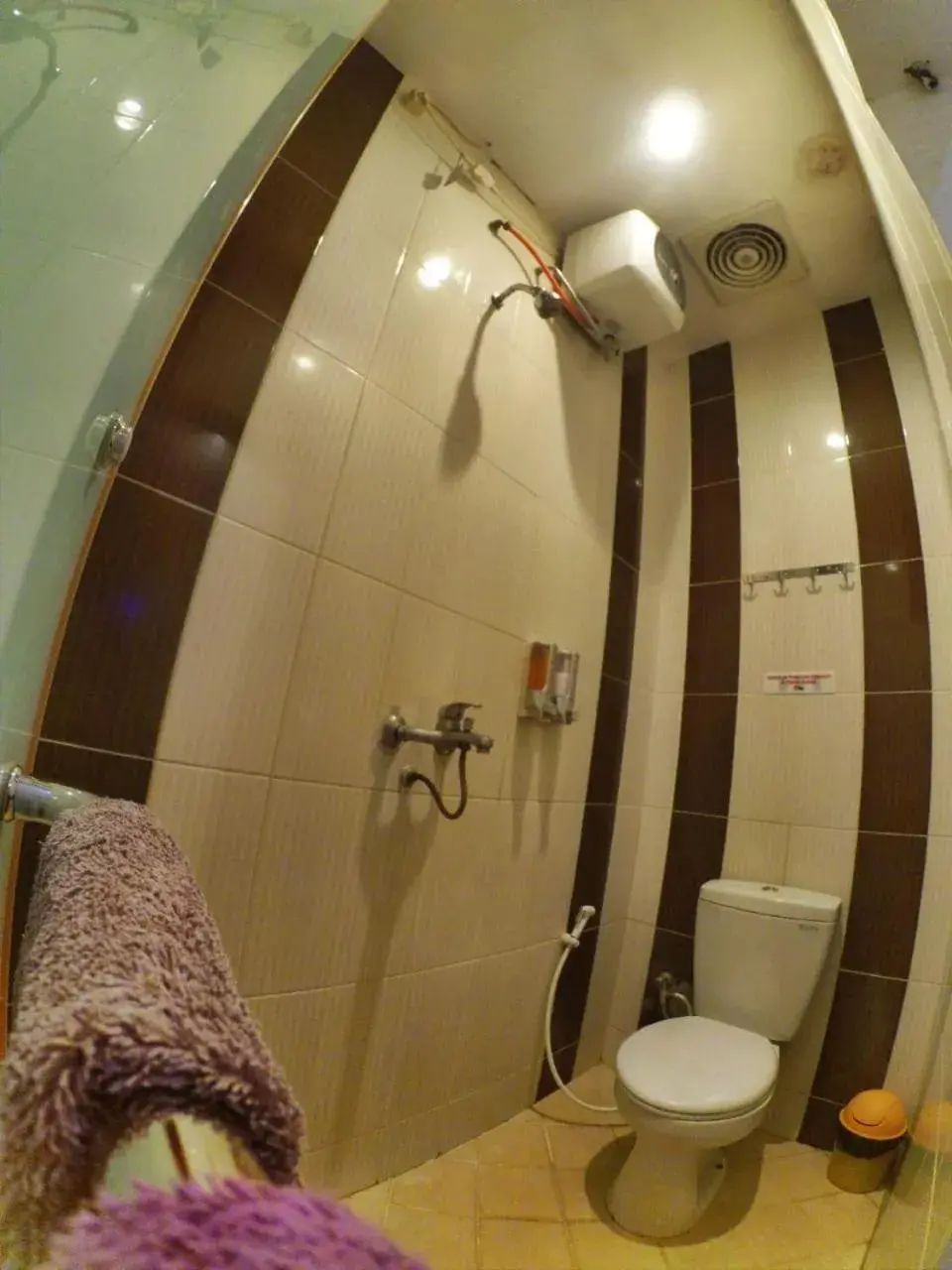 Bathroom in Cabin Hotel Bhayangkara