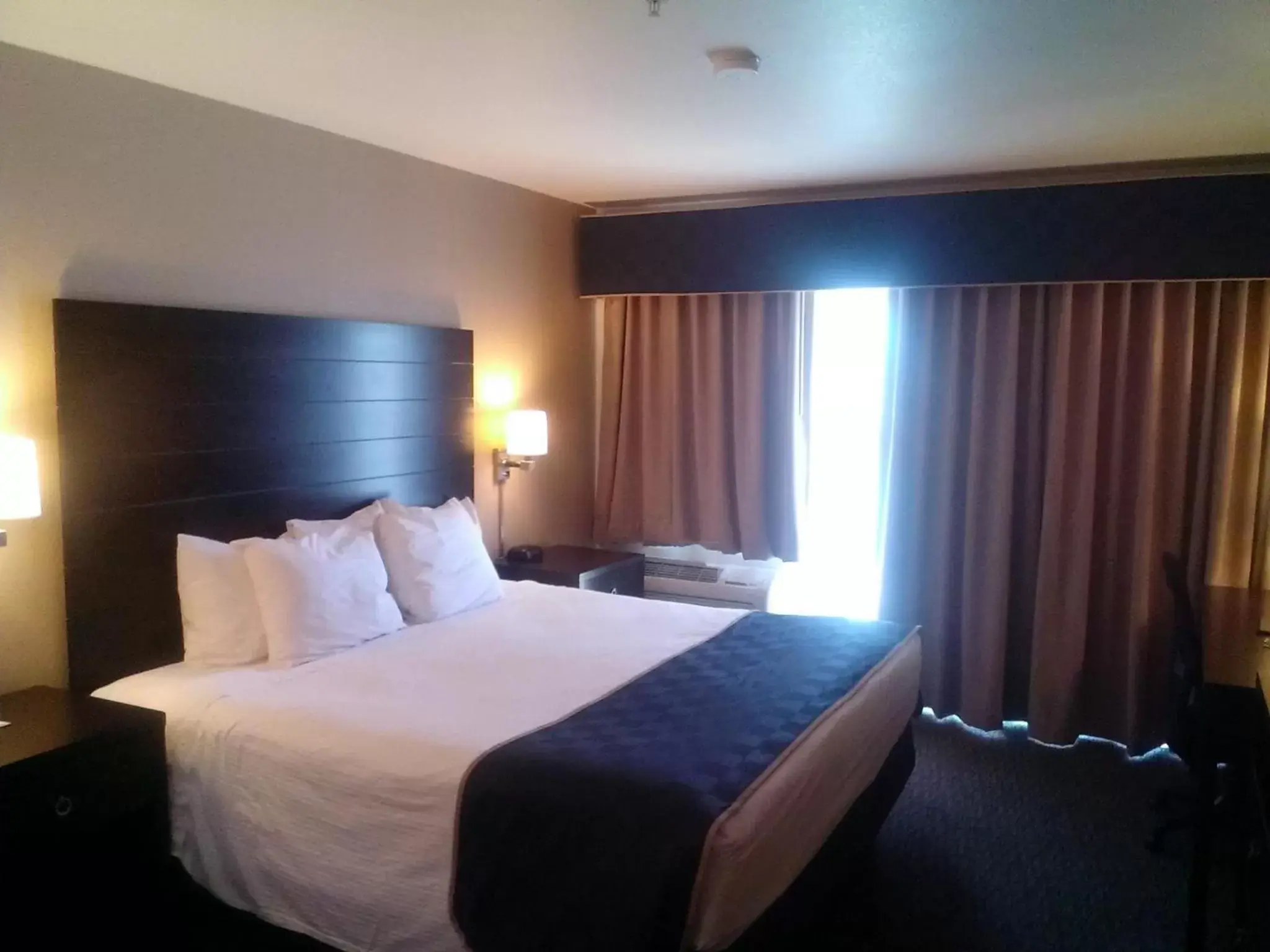 Bed in Days Inn & Suites by Wyndham Page Lake Powell