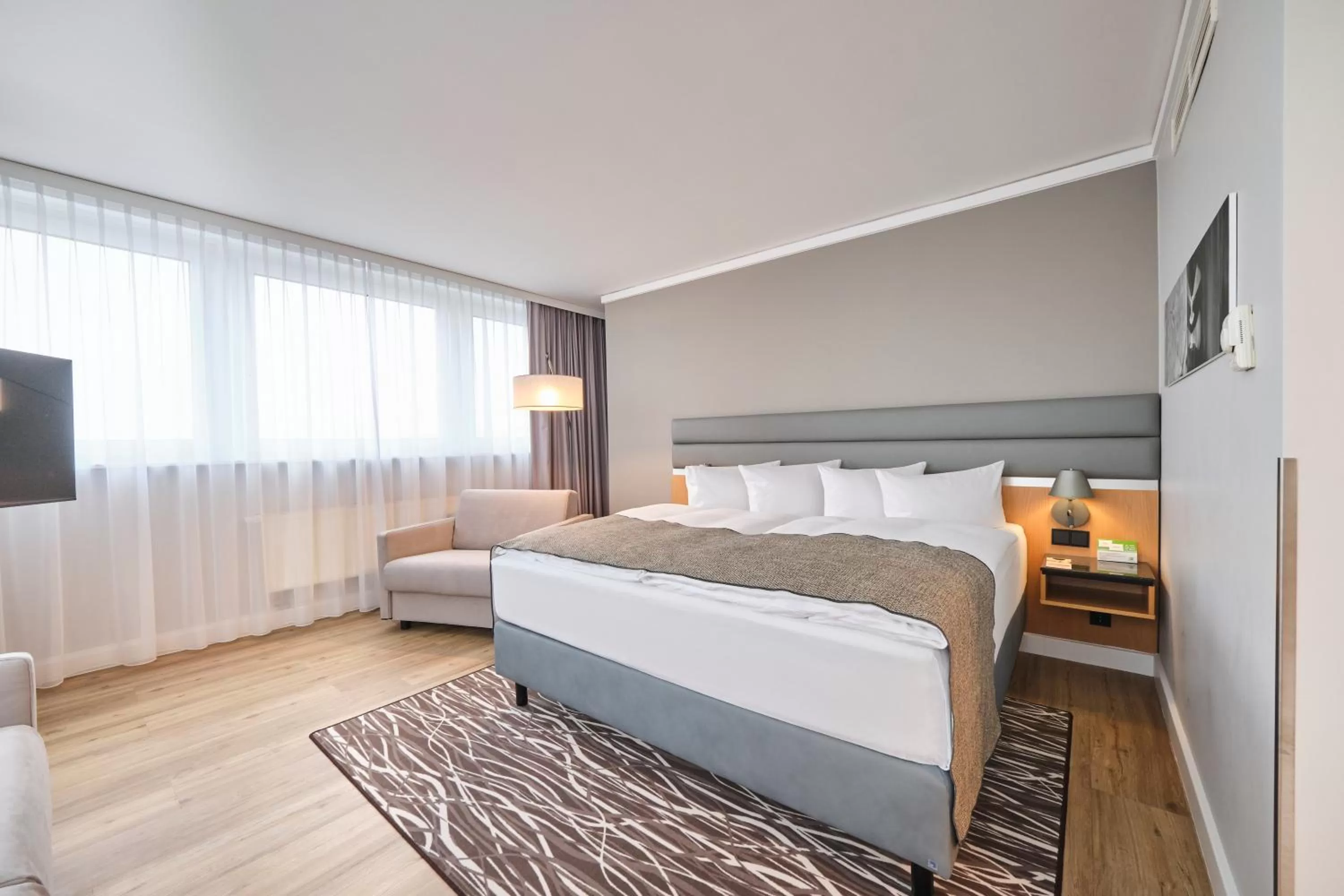 Bedroom, Bed in Holiday Inn Berlin Airport - Conference Centre by IHG