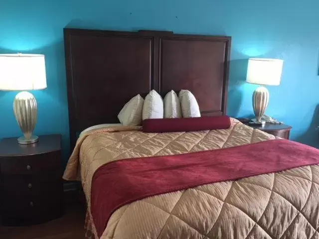 Bed in Royal Inn