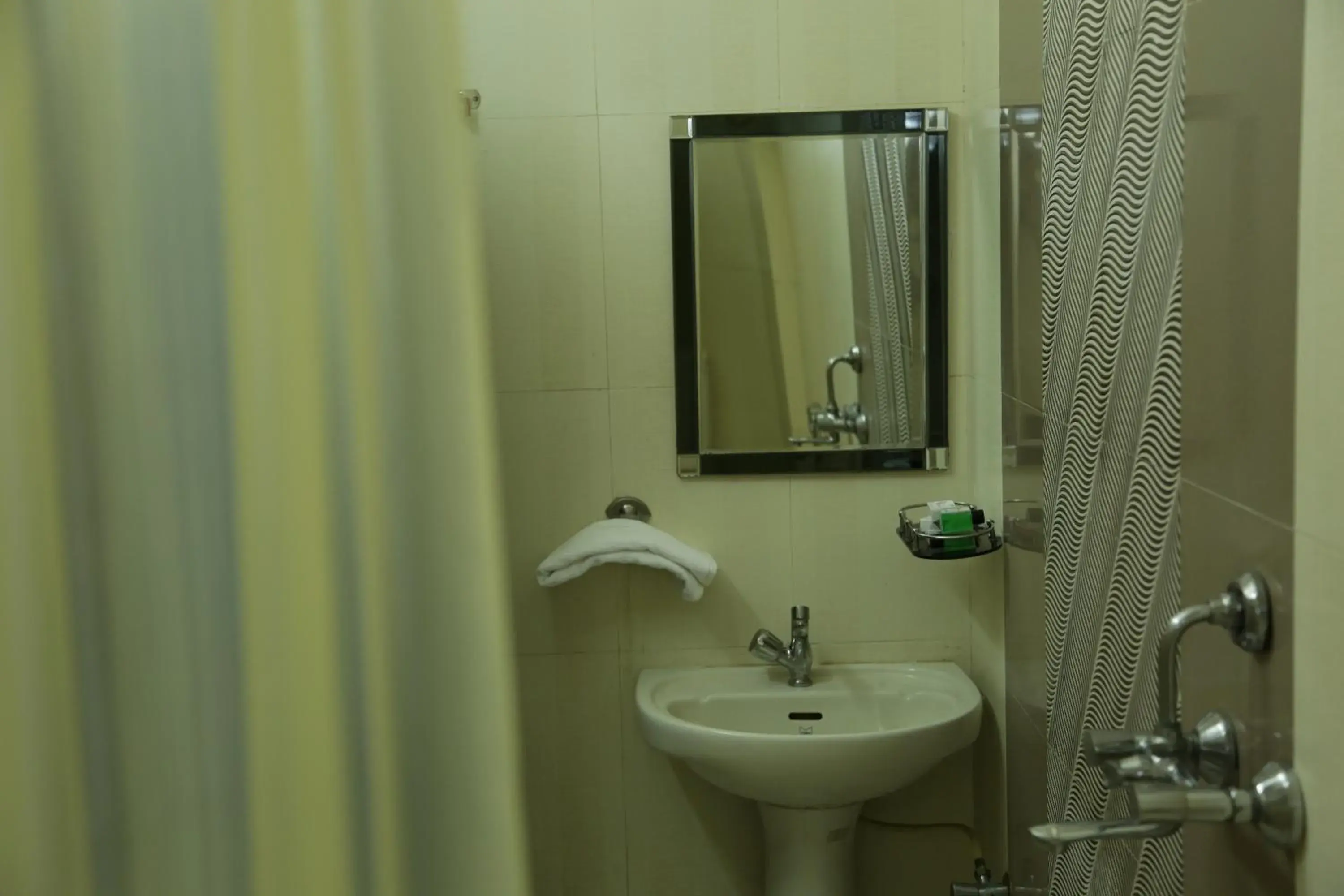Bathroom in Hotel Meenakshi Udaipur