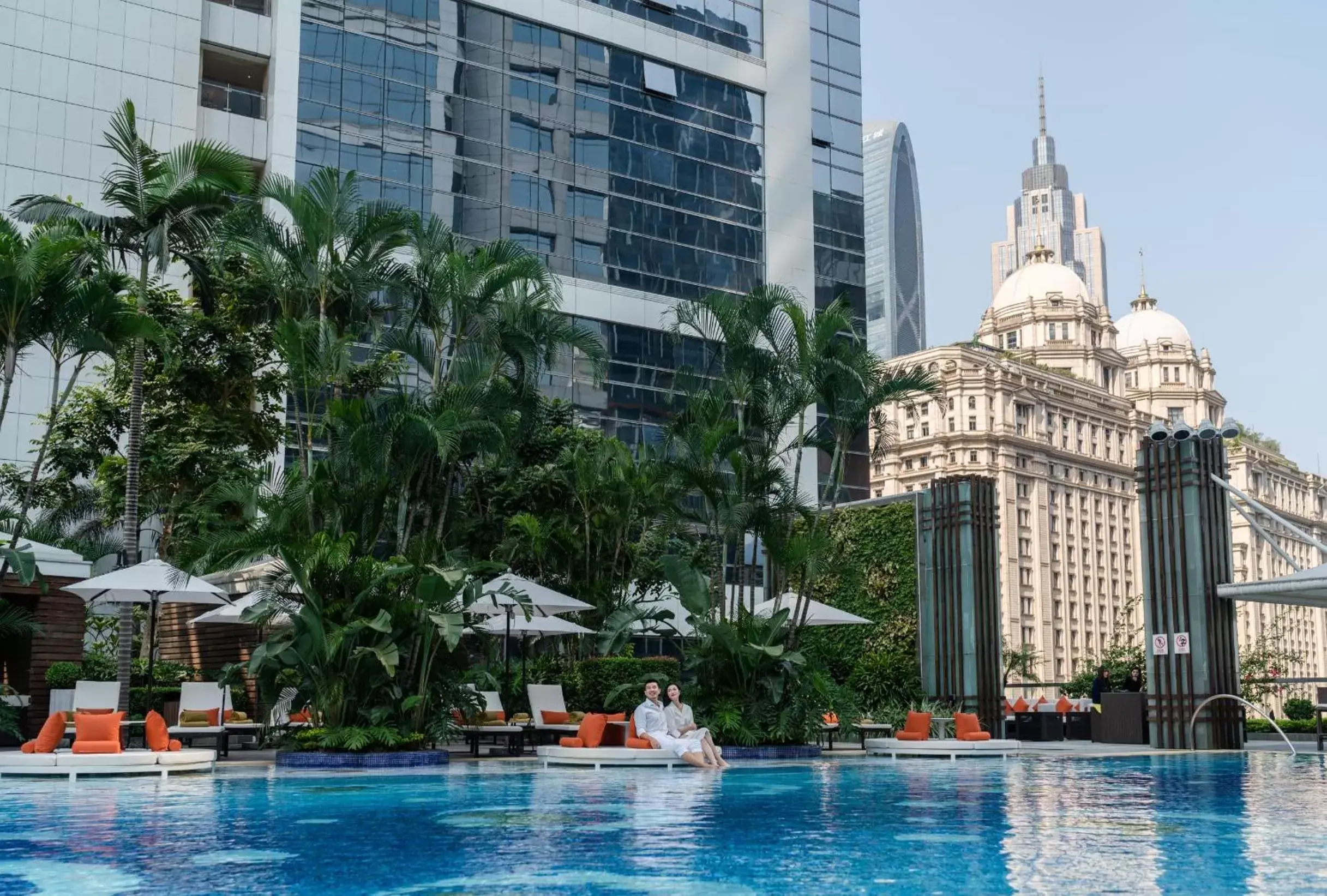 Swimming pool in Jumeirah Guangzhou - Complimentary Shuttle Bus to Canton Fair Complex during Canton Fair period