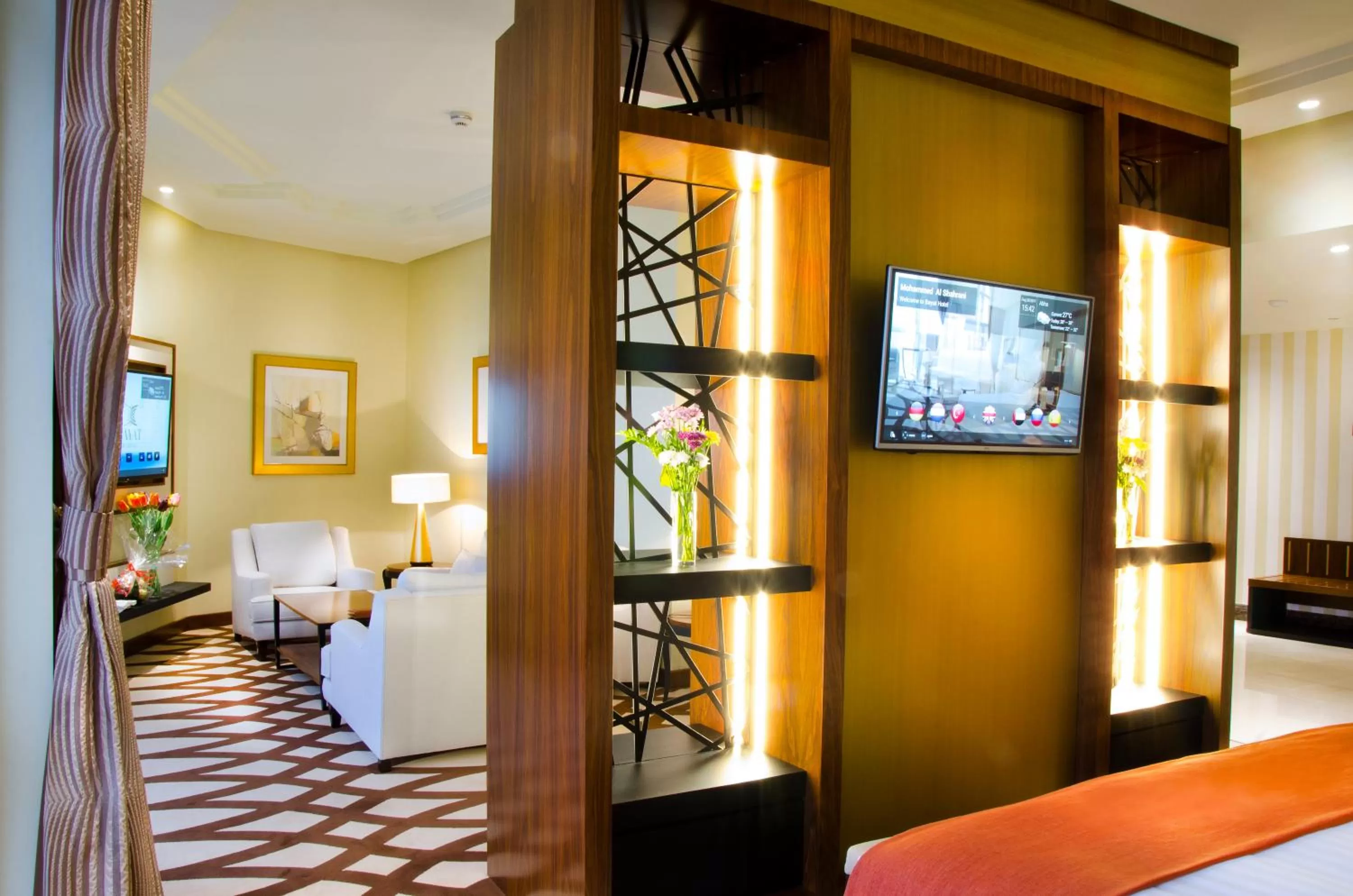 Living room, Bed in Bayat Hotel