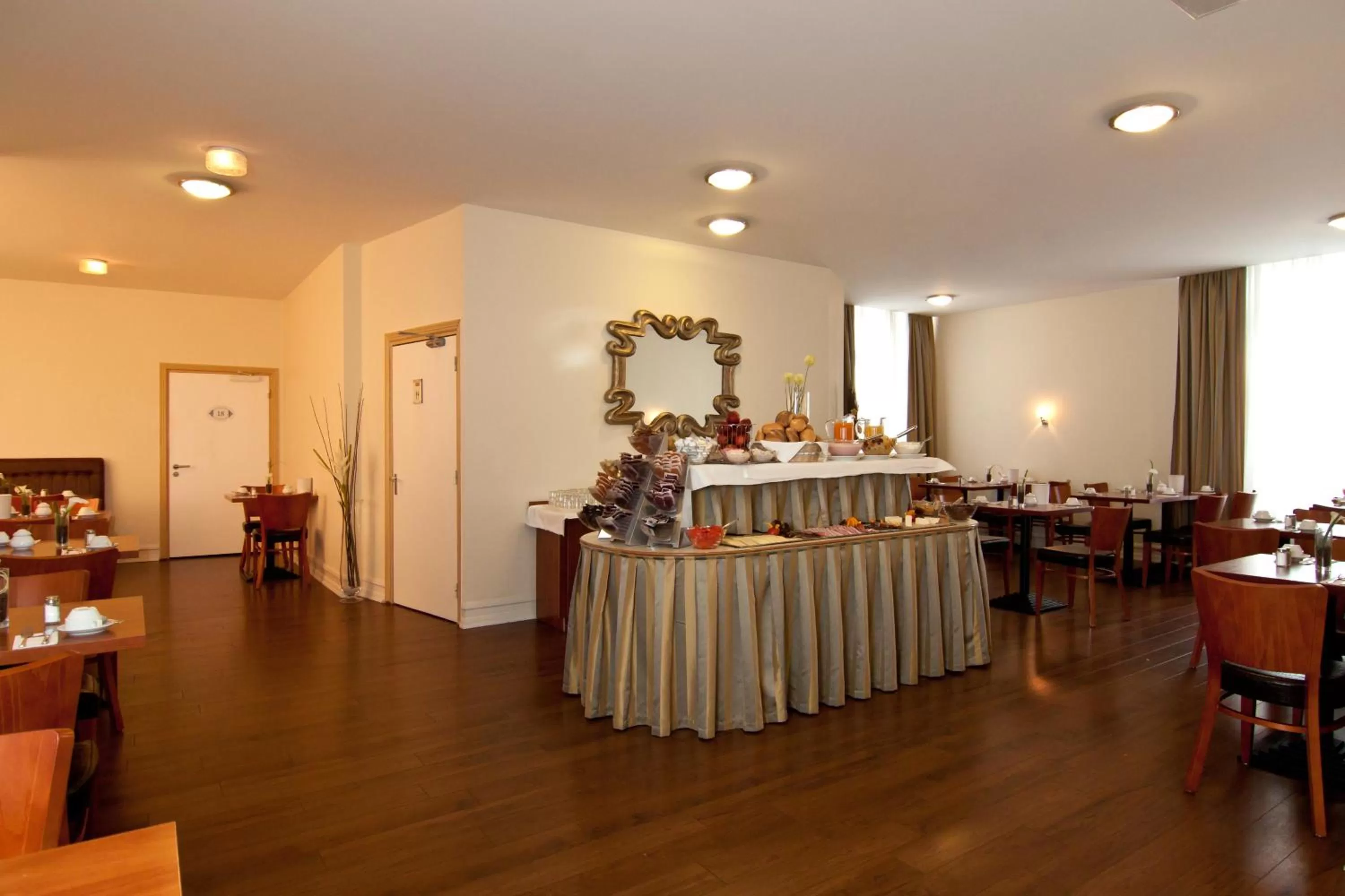 Restaurant/places to eat in Hotel Continental Hamburg Hauptbahnhof