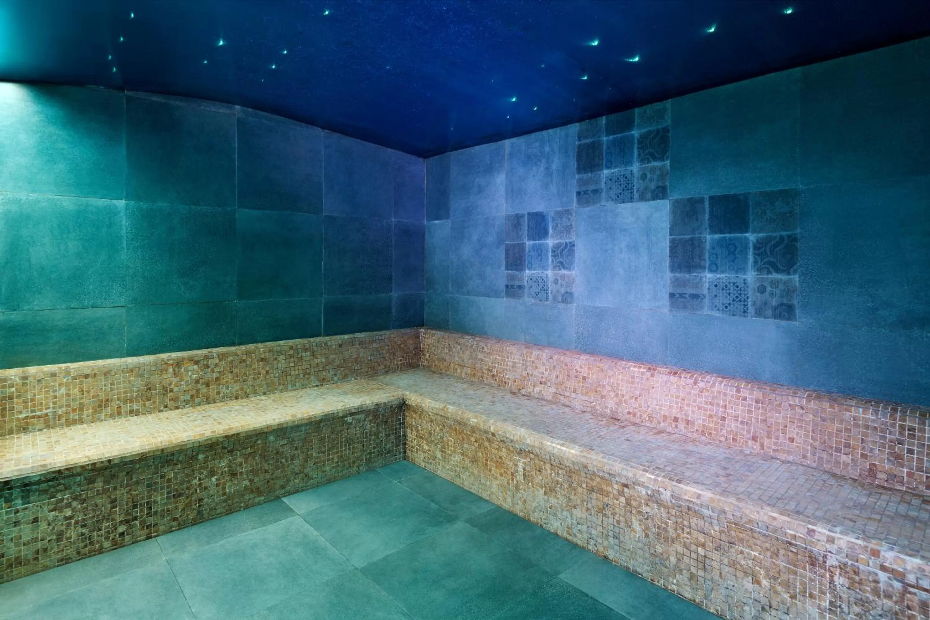 Steam room in Mövenpick Hotel Karachi