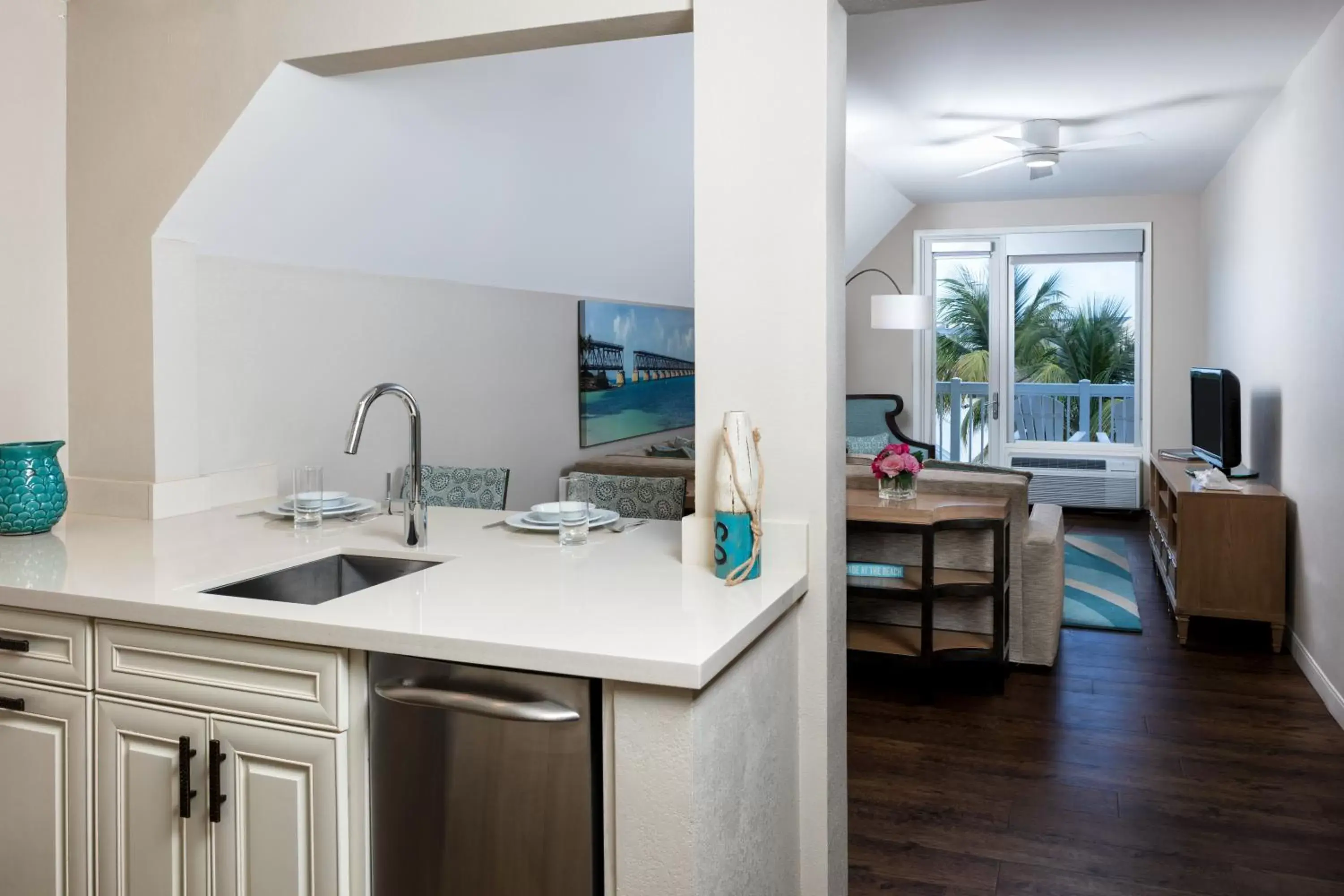 Kitchen/Kitchenette in Opal Key Resort & Marina