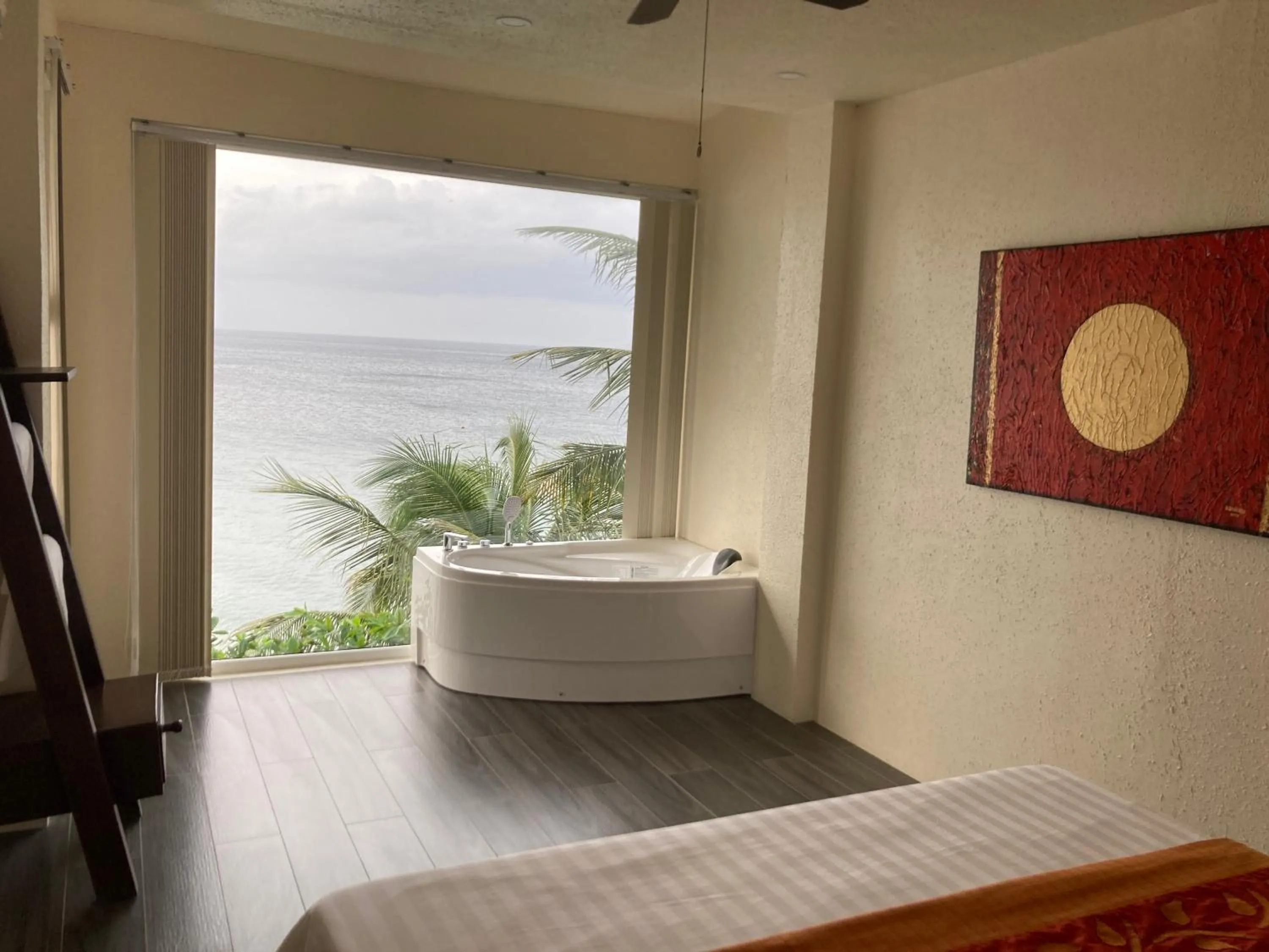 Bedroom in Sunset At Aninuan Beach Resort