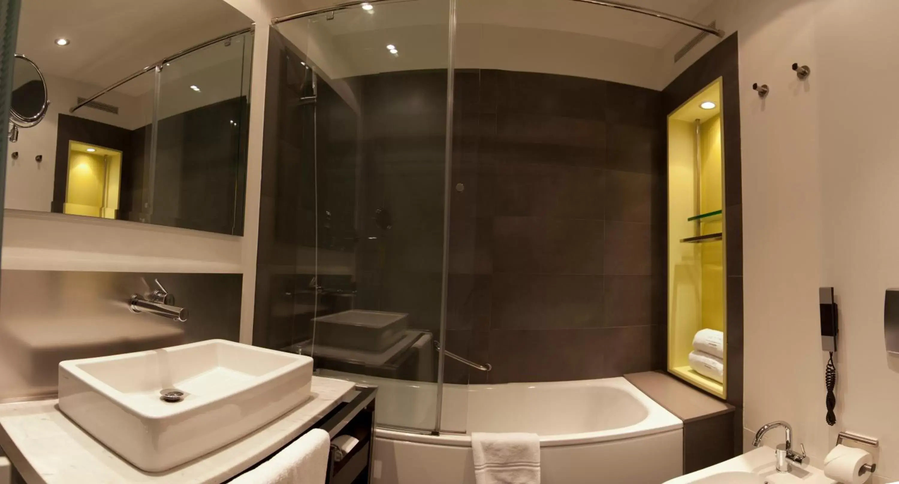 Bathroom in Sixtytwo Hotel