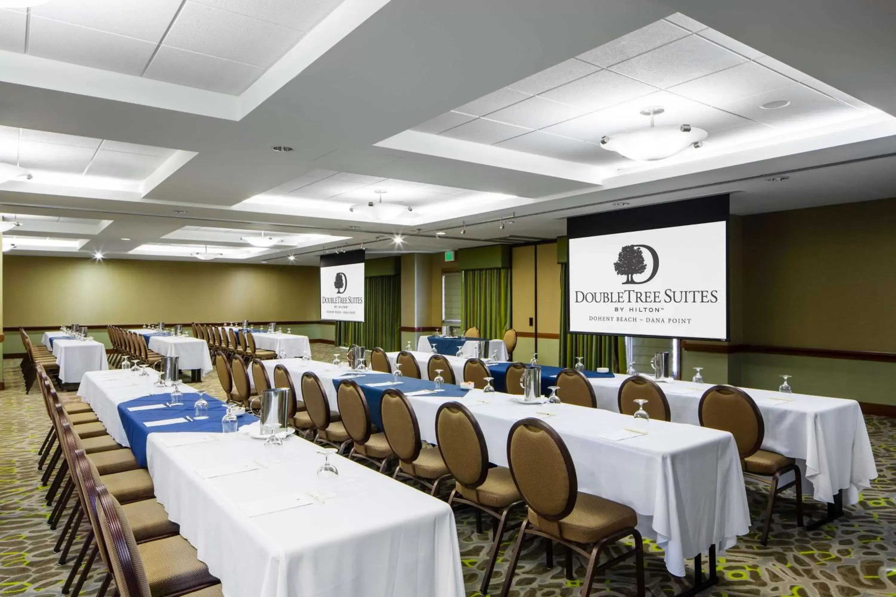 Meeting/conference room in DoubleTree Suites by Hilton Doheny Beach
