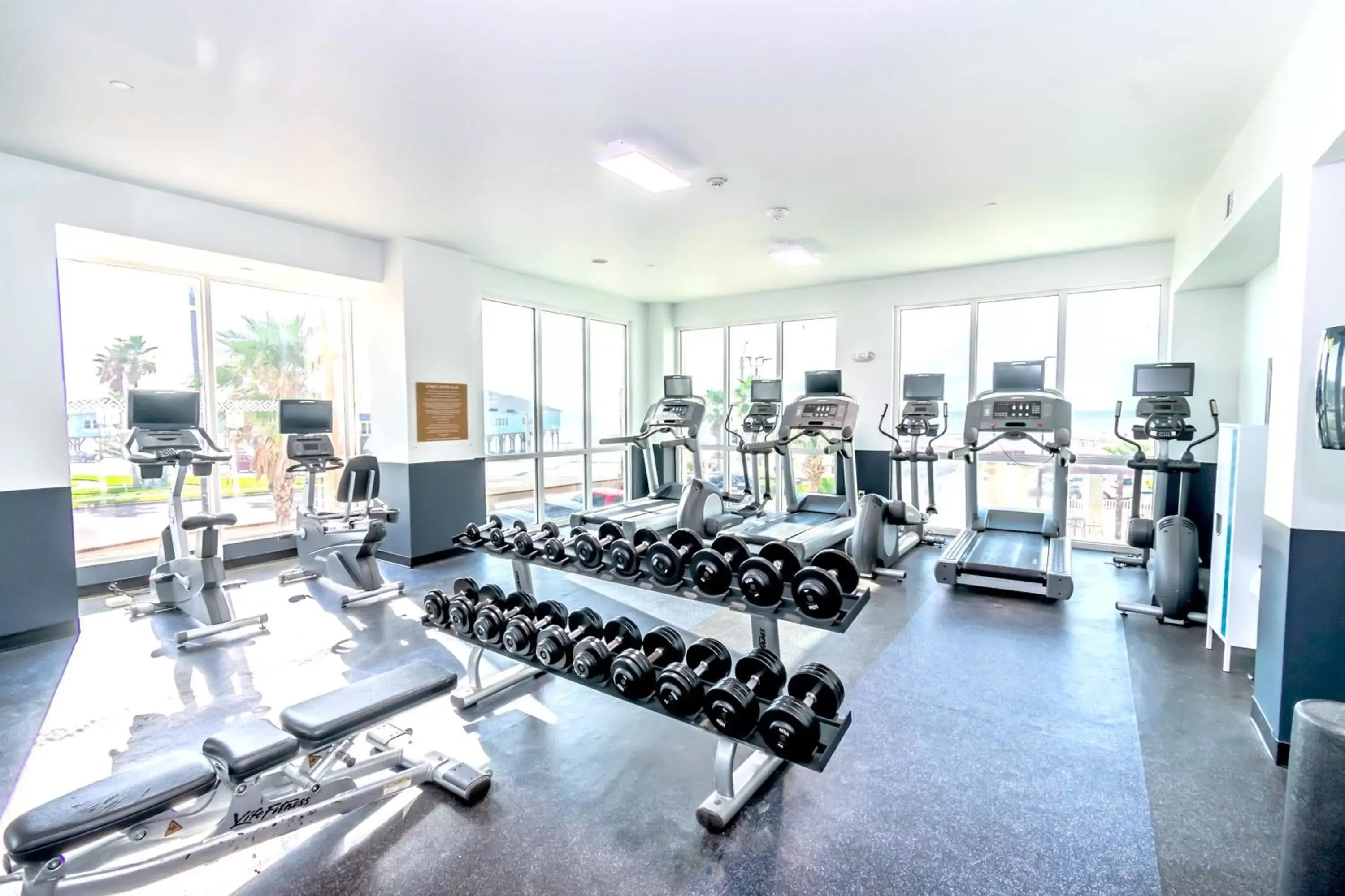 Fitness centre/facilities, Fitness Center/Facilities in Clarion Pointe Galveston Seawall