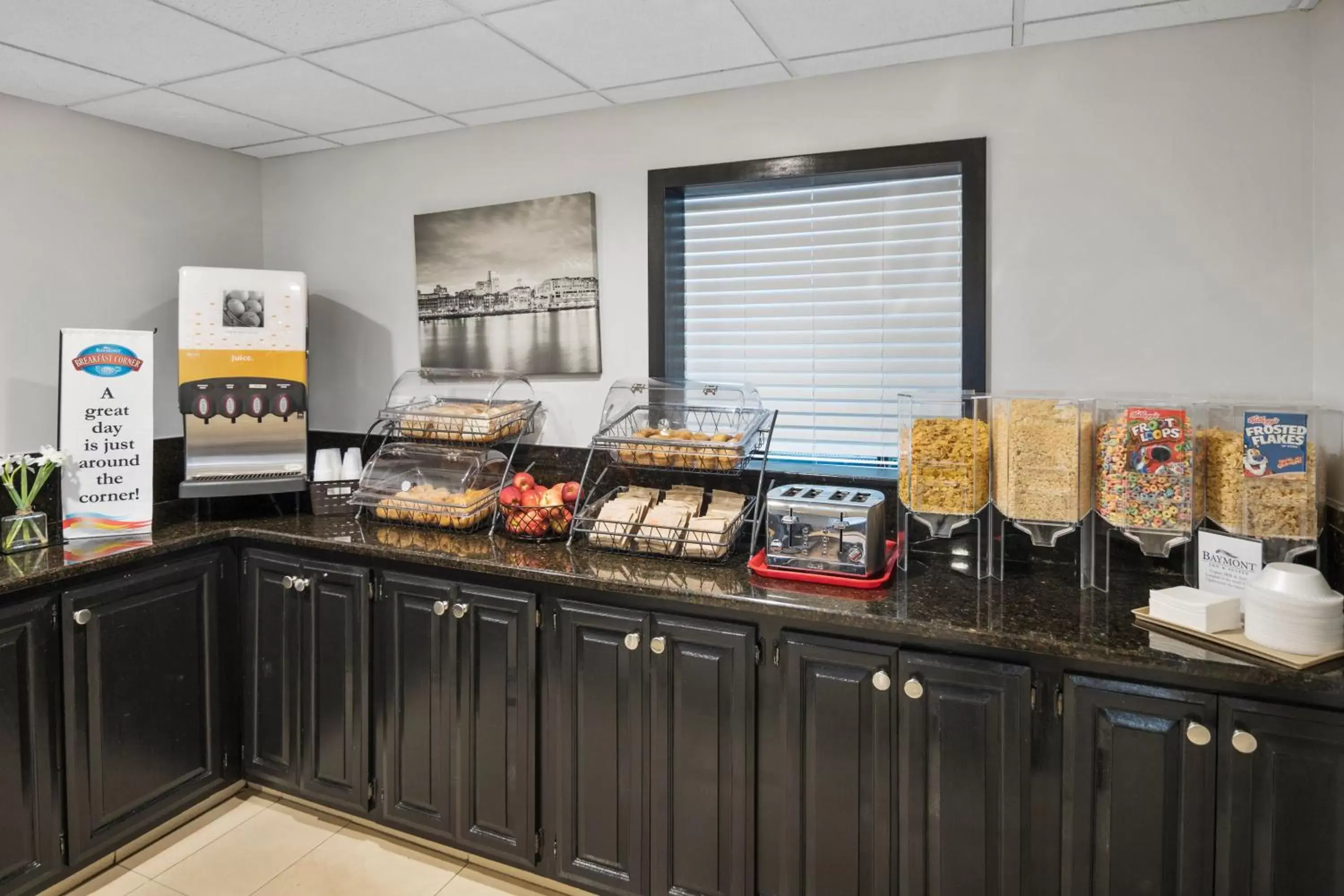 Continental breakfast in Baymont by Wyndham Pooler/Savannah Continental breakfast in Baymont by Wyndham Pooler/Savannah