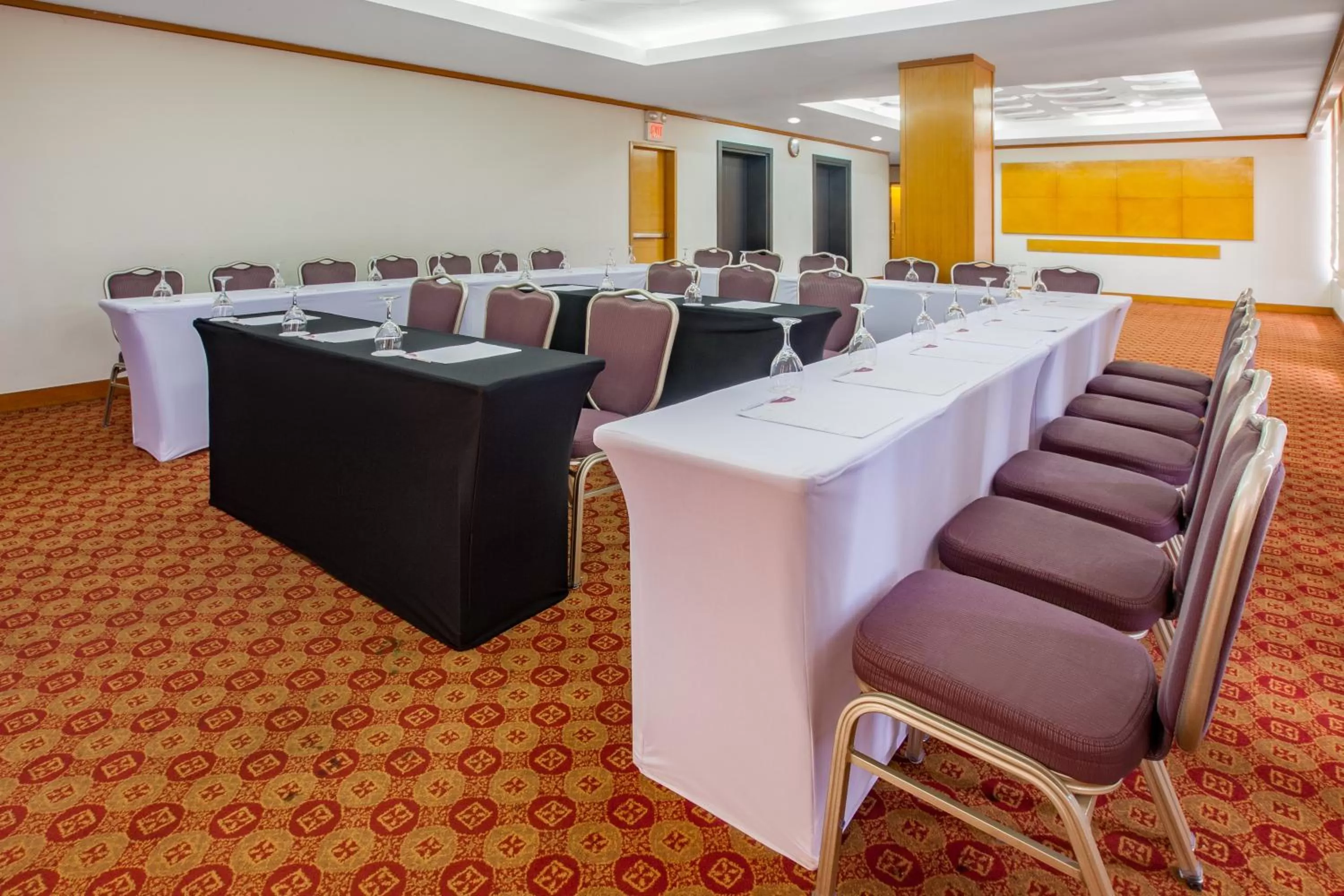 Meeting/conference room in Crowne Plaza Managua by IHG