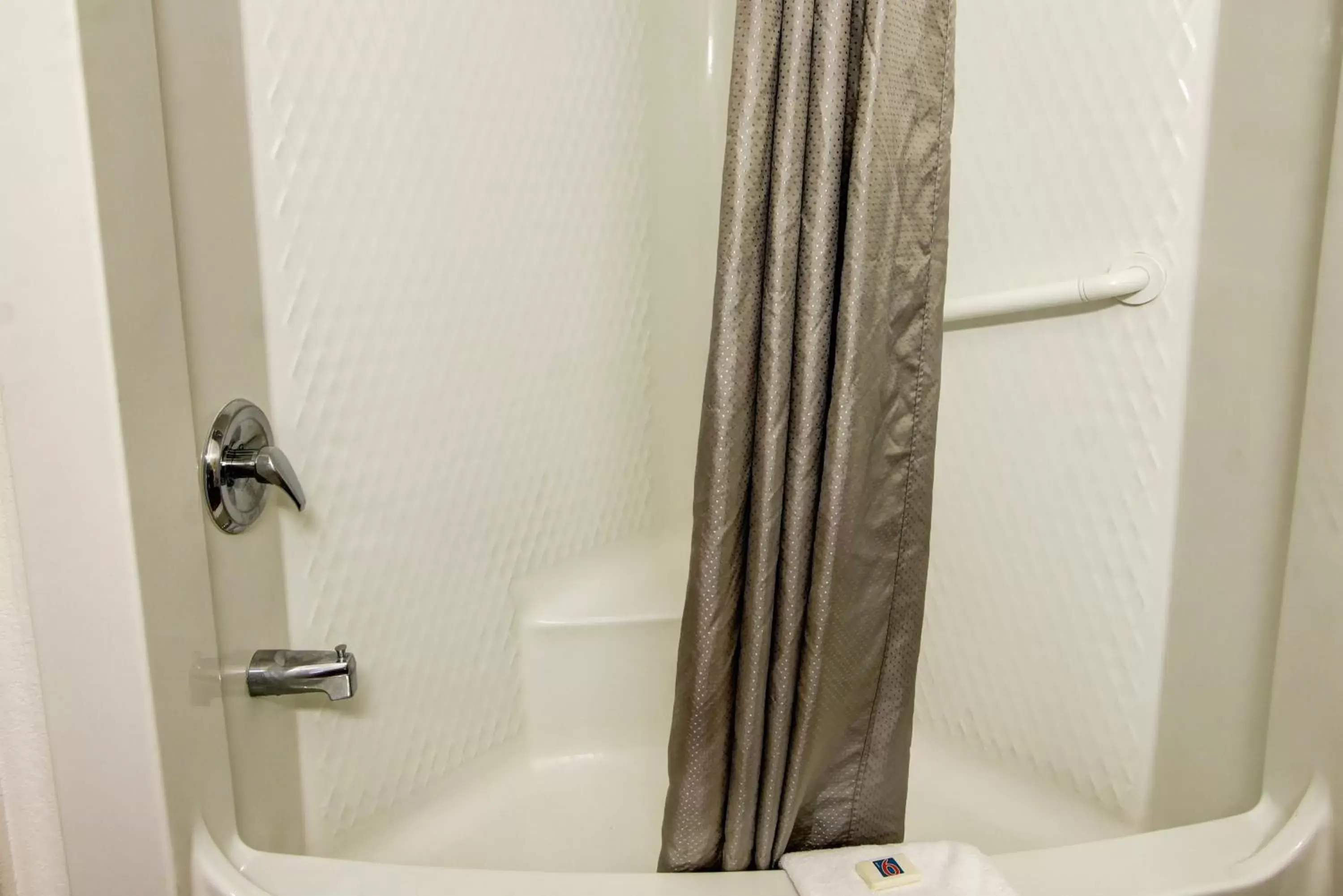 Shower, Bathroom in Motel 6-Aurora, CO - East Aurora