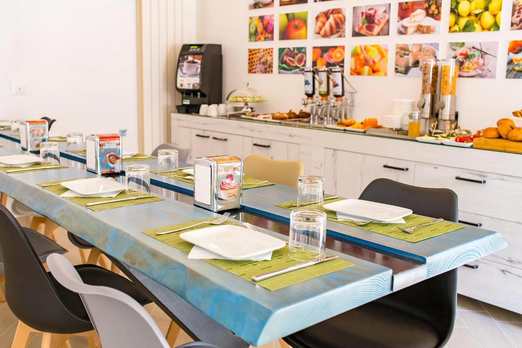 Food and drinks in Le Maestranze Deluxe Rooms