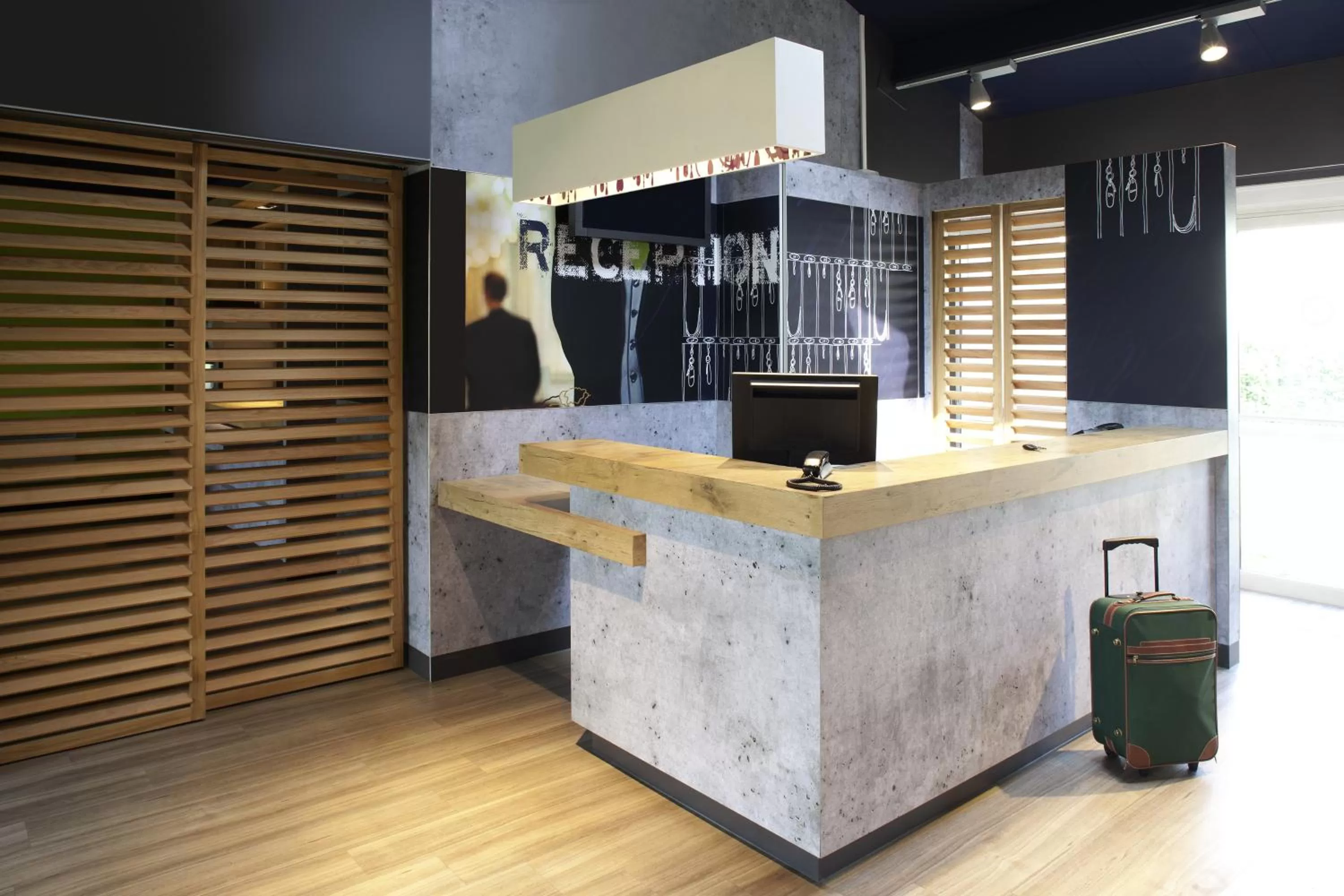 Lobby or reception in IBIS Budget Tarbes