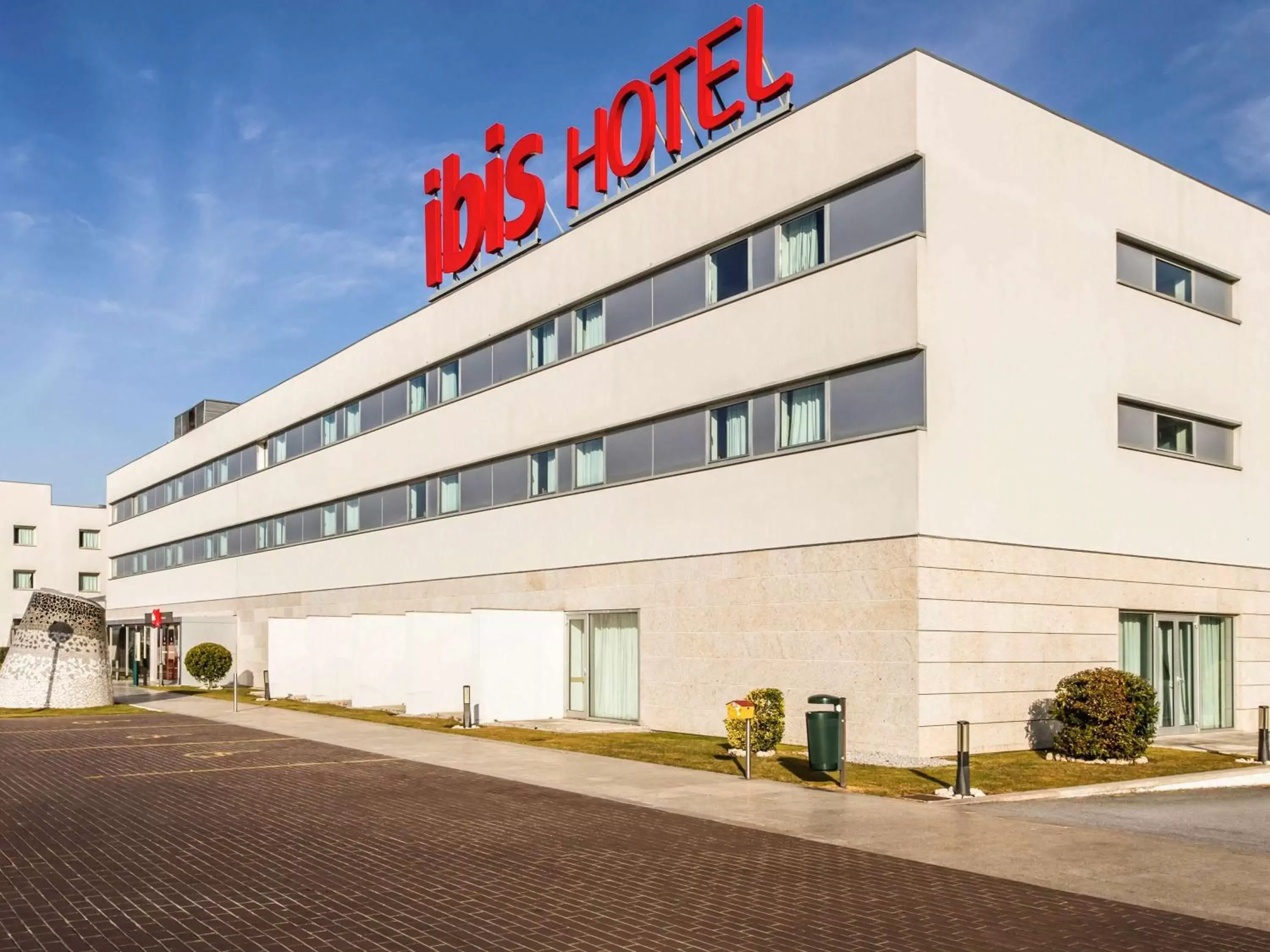 Property Building in Hotel ibis Porto Sao Joao