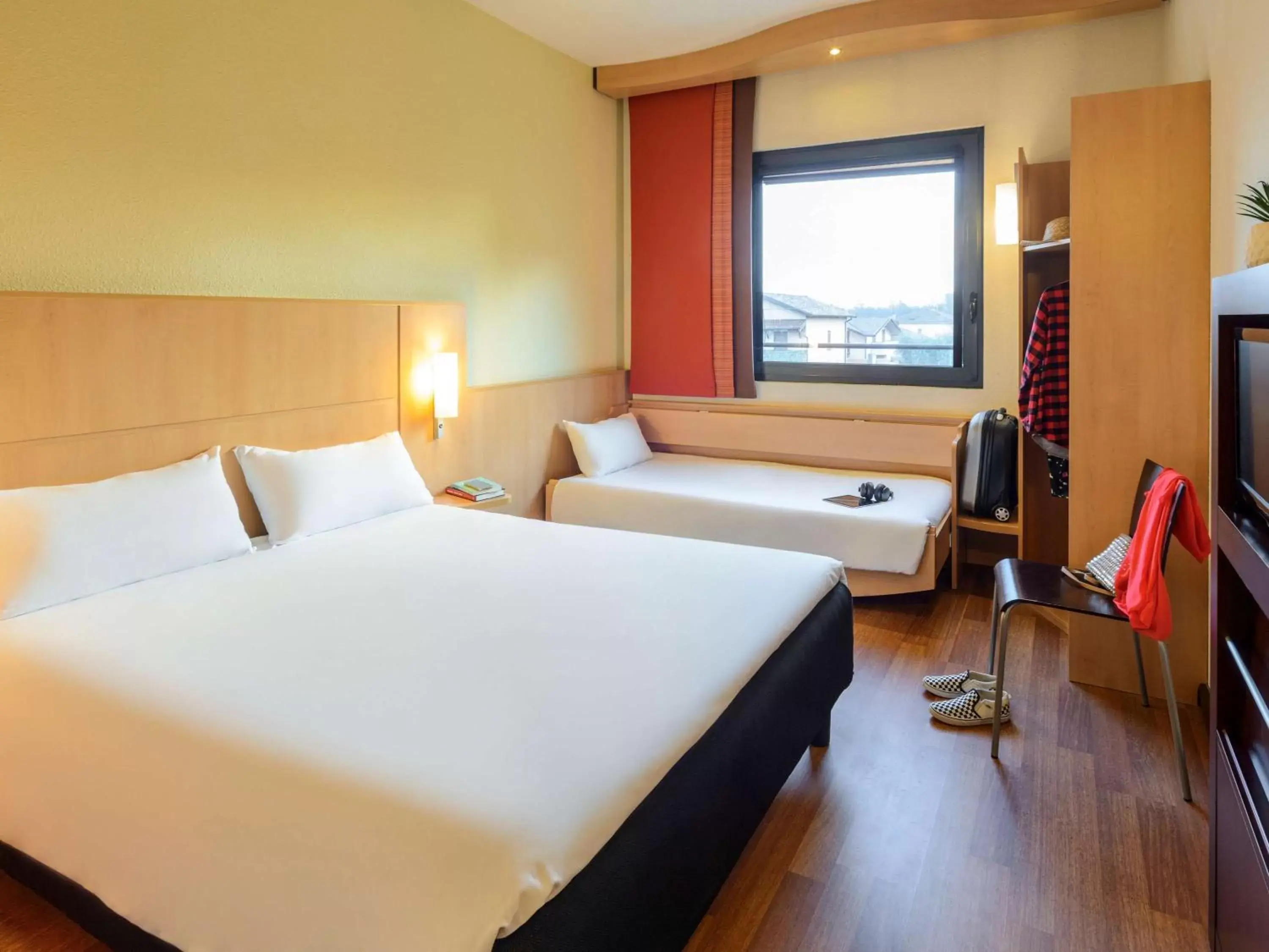 Bedroom, Bed in Hotel Ibis Milano Malpensa