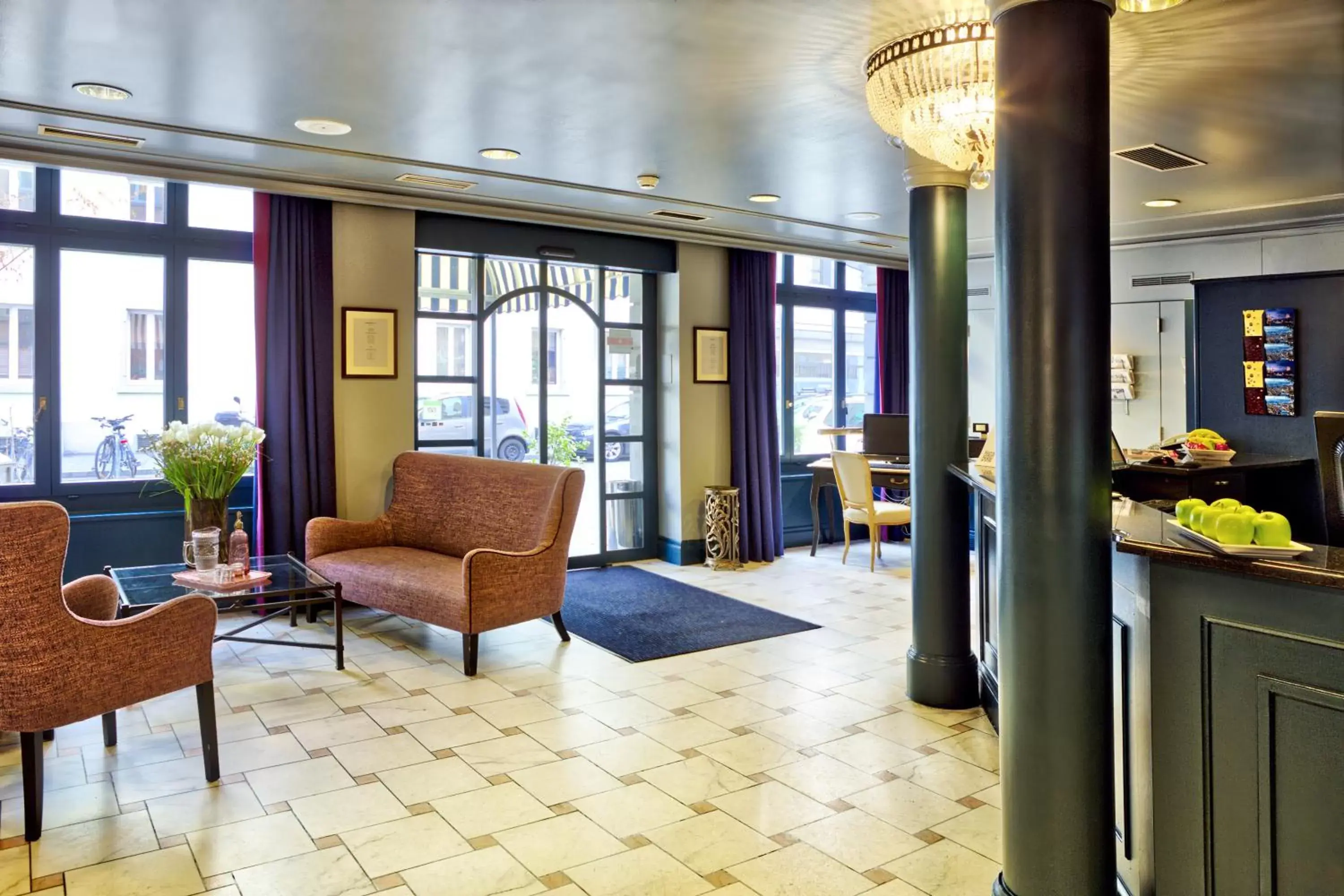 Lobby or reception in Hotel Montana Zürich