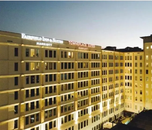 Property Building in Fairfield Inn & Suites by Marriott Dallas Downtown