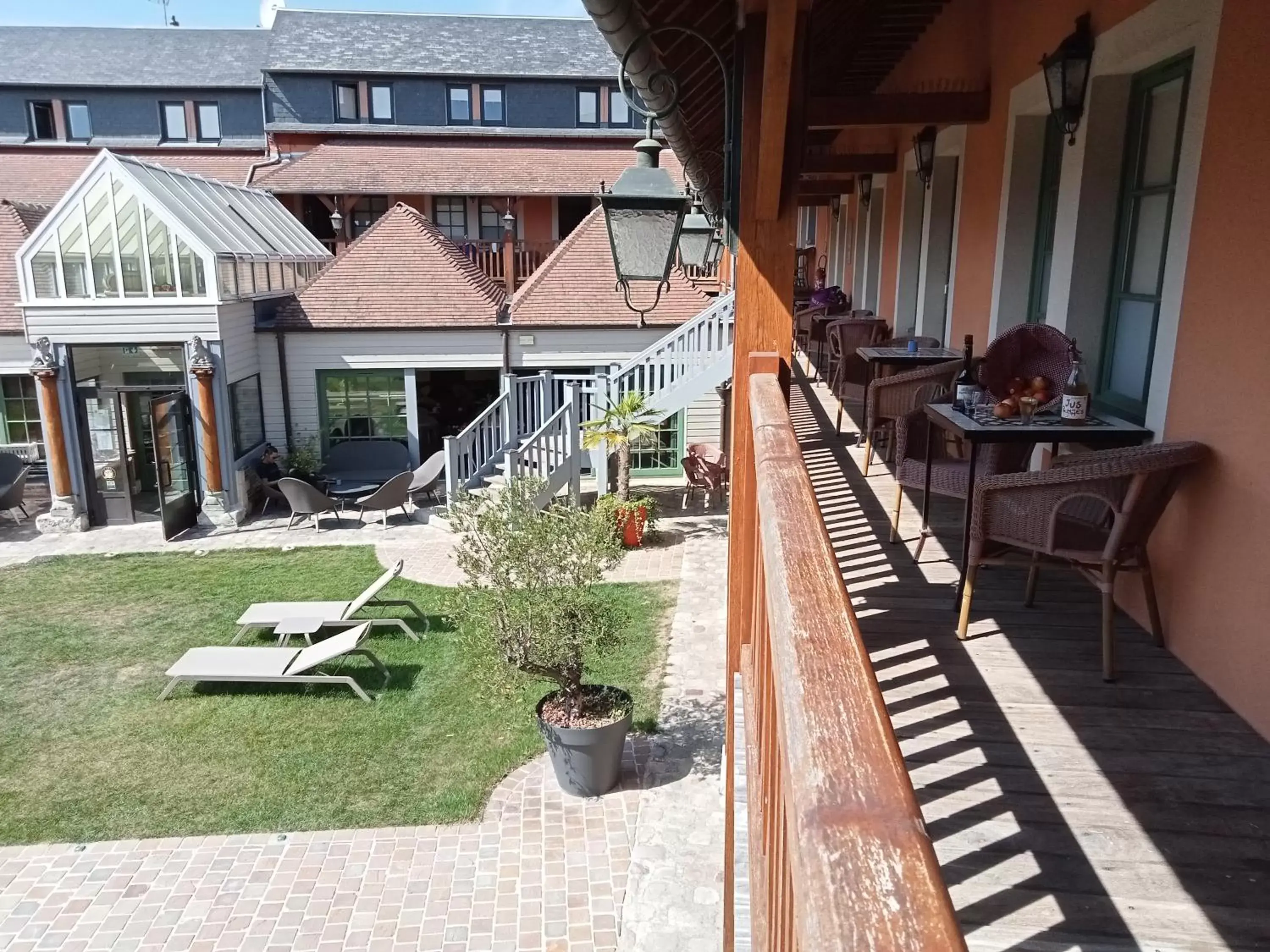 Balcony/Terrace in Hotel et Spa Le Lion d'Or