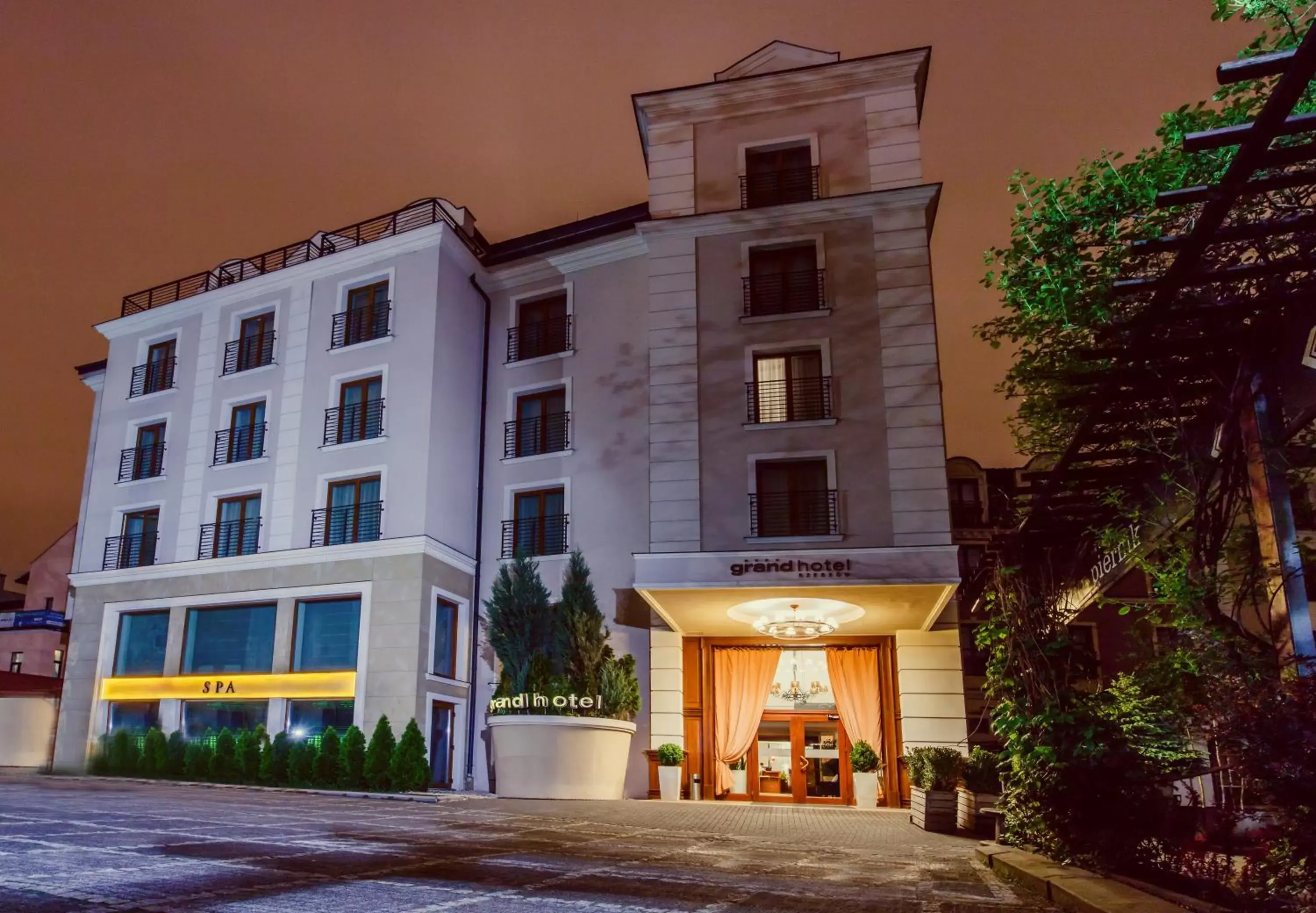 Facade/entrance in Grand Hotel Boutique Facade/entrance in Grand Hotel Boutique