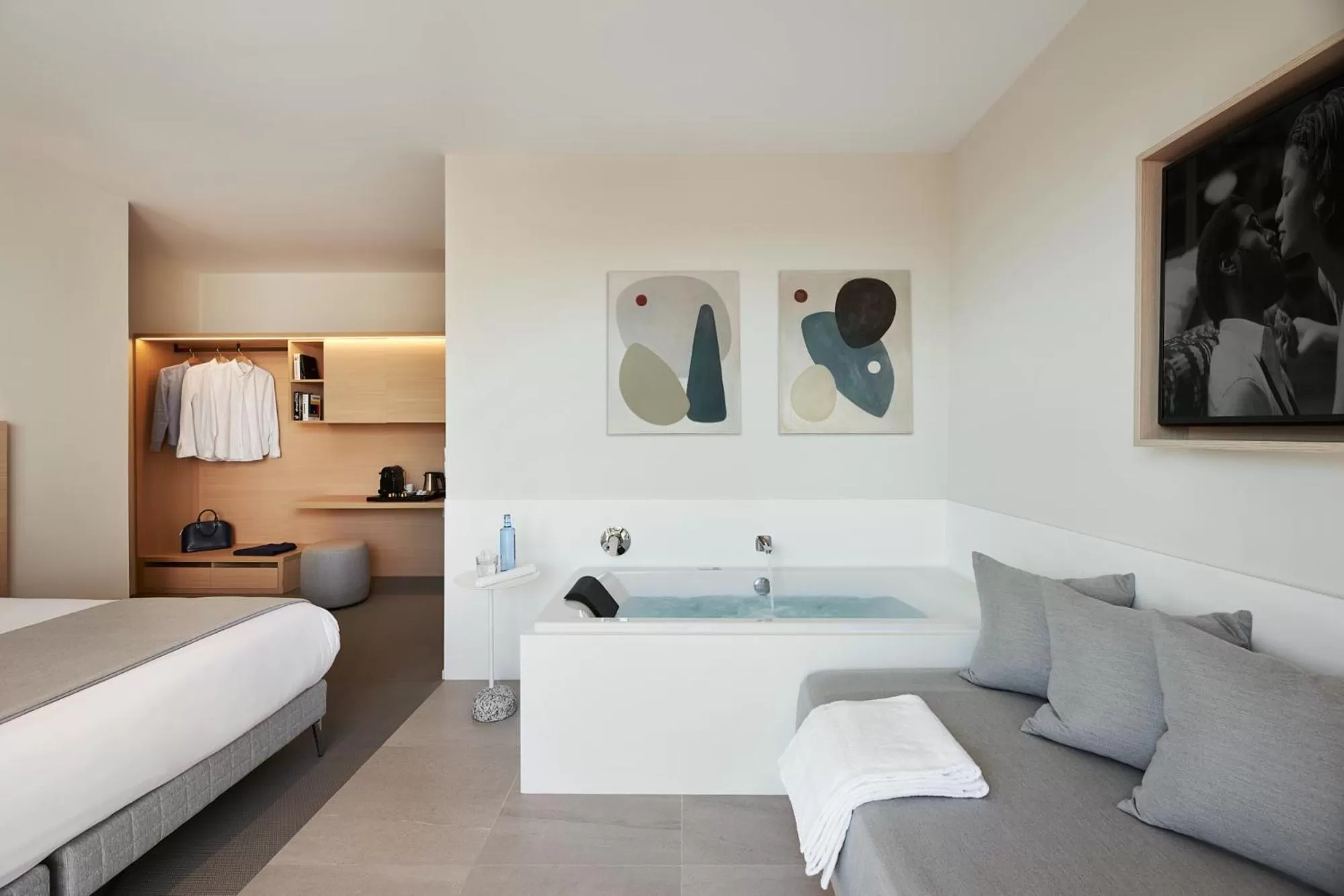 Hot Tub in Hotel restaurant Ceferino