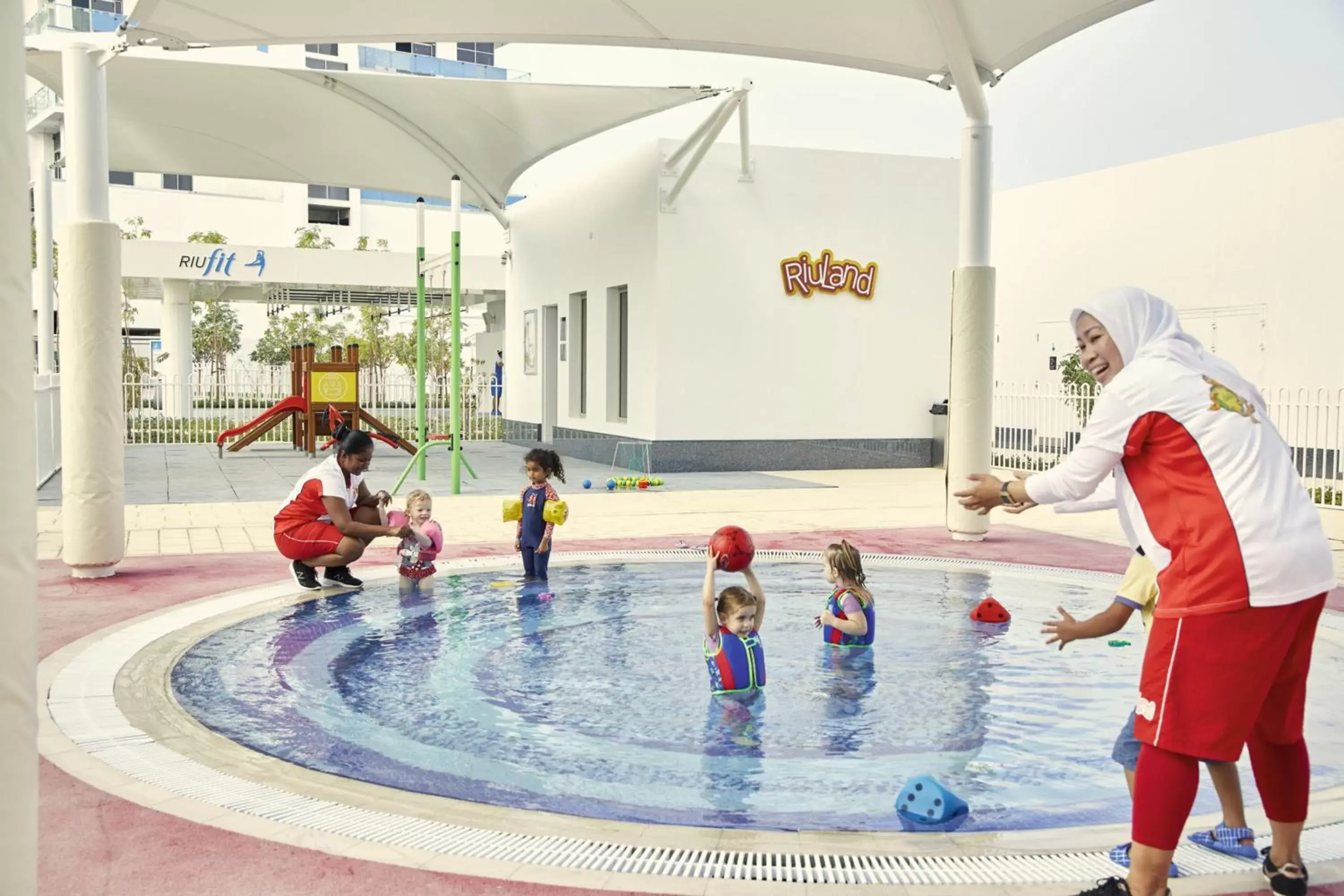 Swimming pool in Riu Dubai Beach Resort - All Inclusive