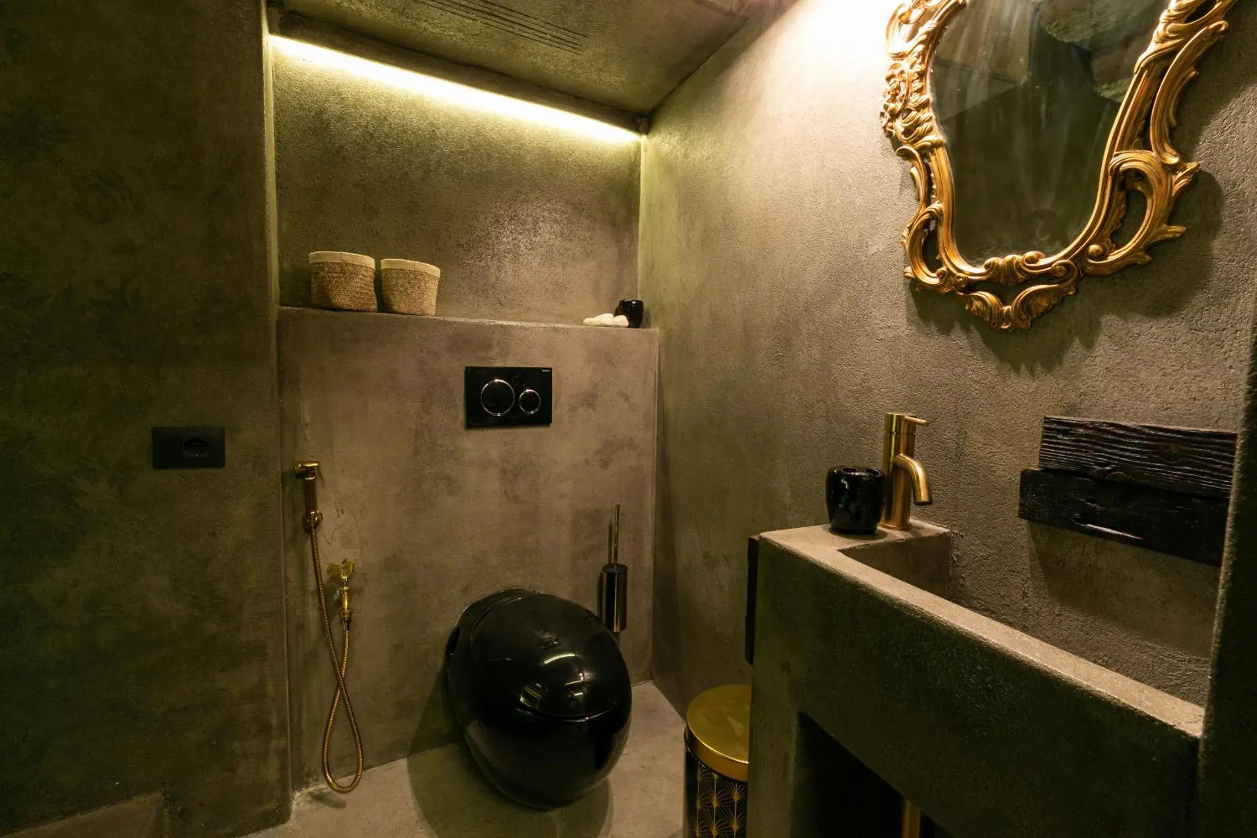 Bathroom in Casa Meti Exclusive Apartment in Ortigia