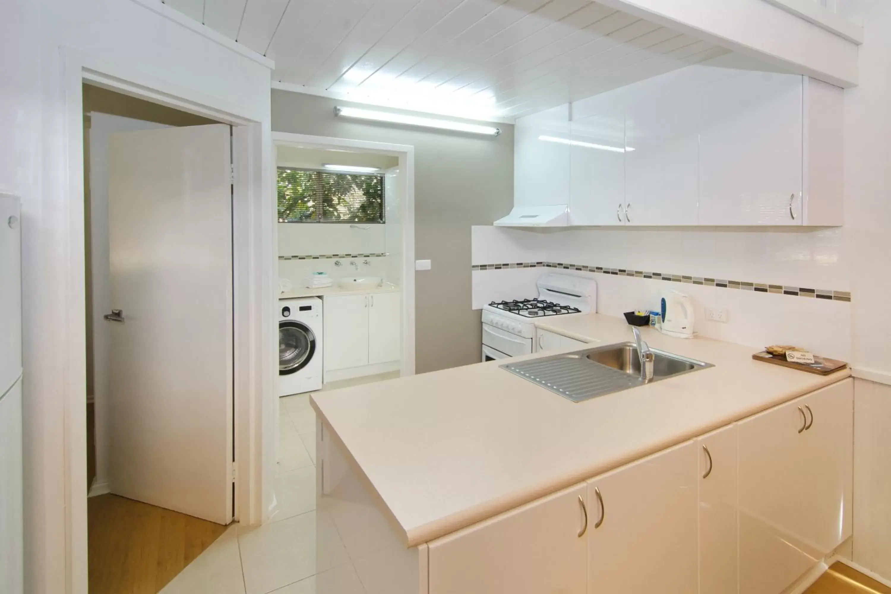 Living room, Kitchen/Kitchenette in Bay Village Resort Dunsborough