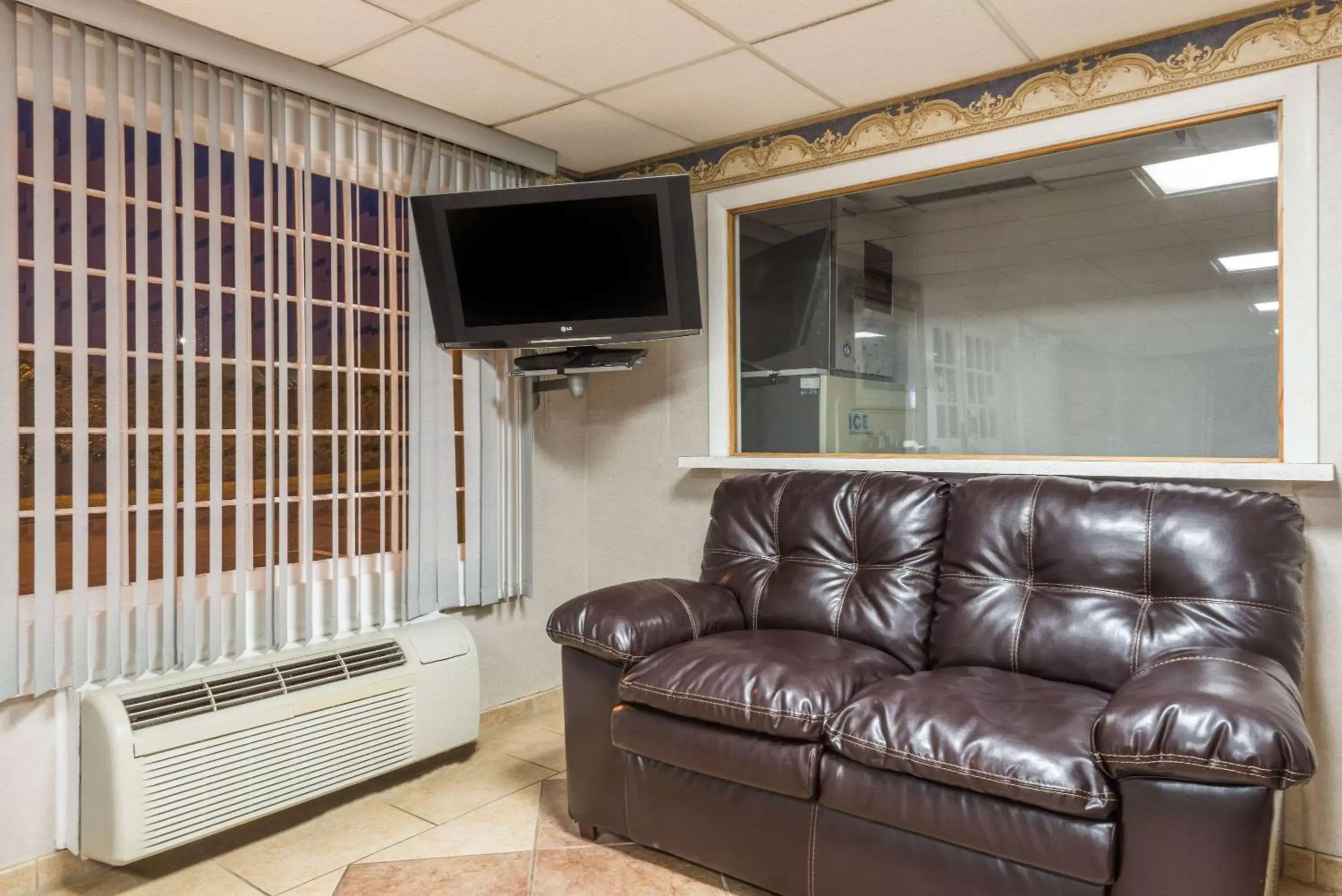 Lobby or reception in Super 8 by Wyndham Old Saybrook Lobby or reception in Super 8 by Wyndham Old Saybrook