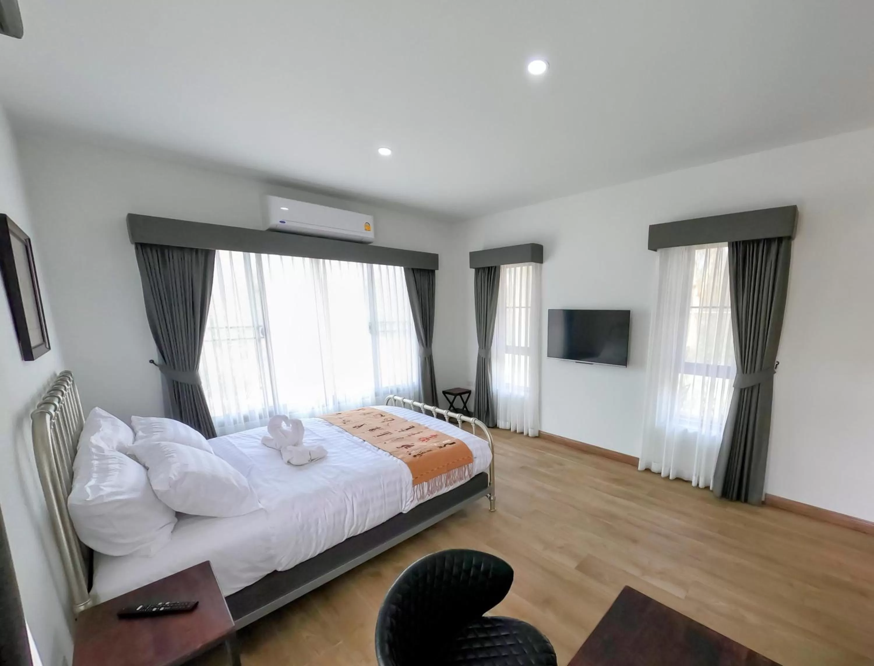 Bed in Isan Golf & Adventure Hotel