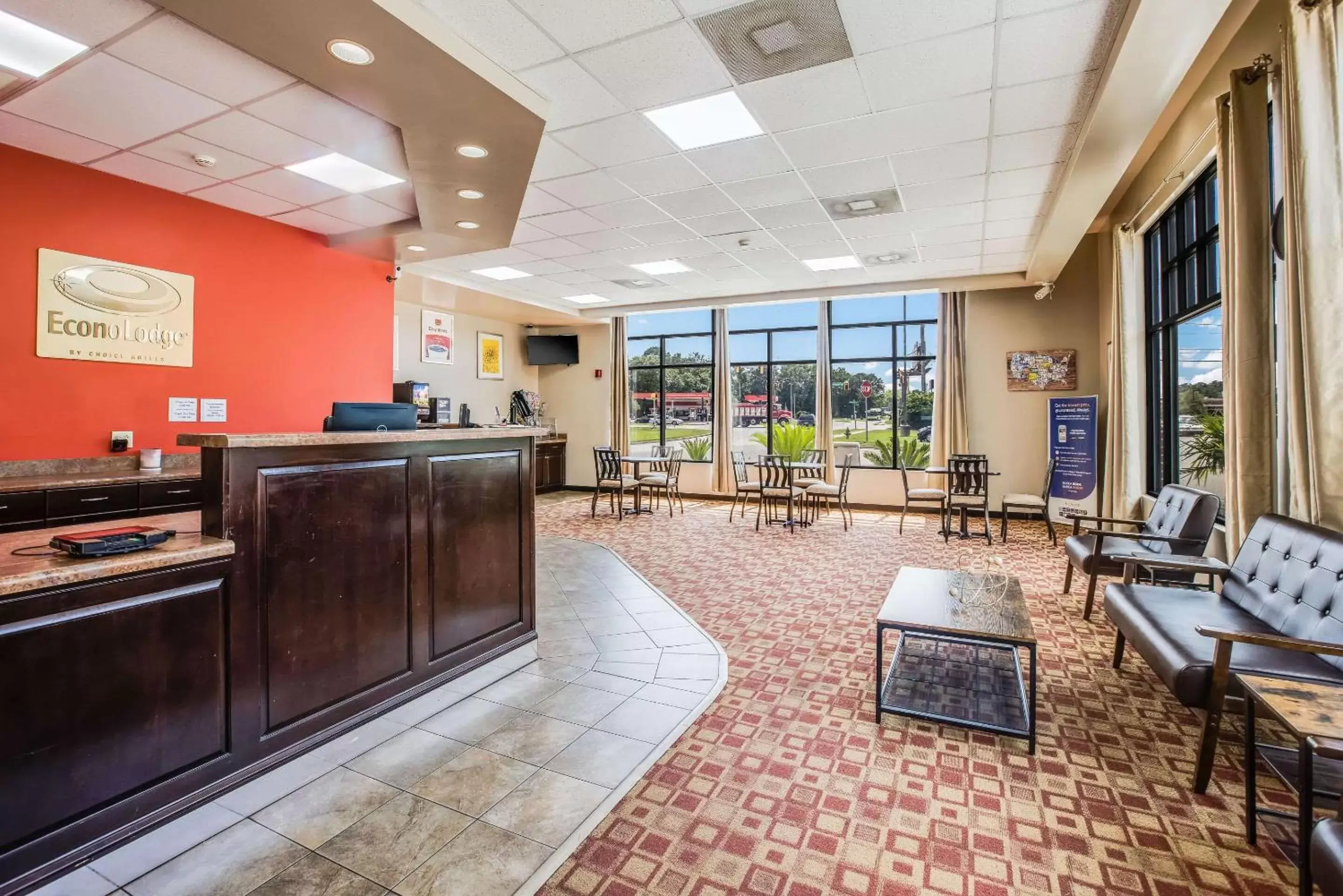 Lobby or reception in Econo Lodge Garden City