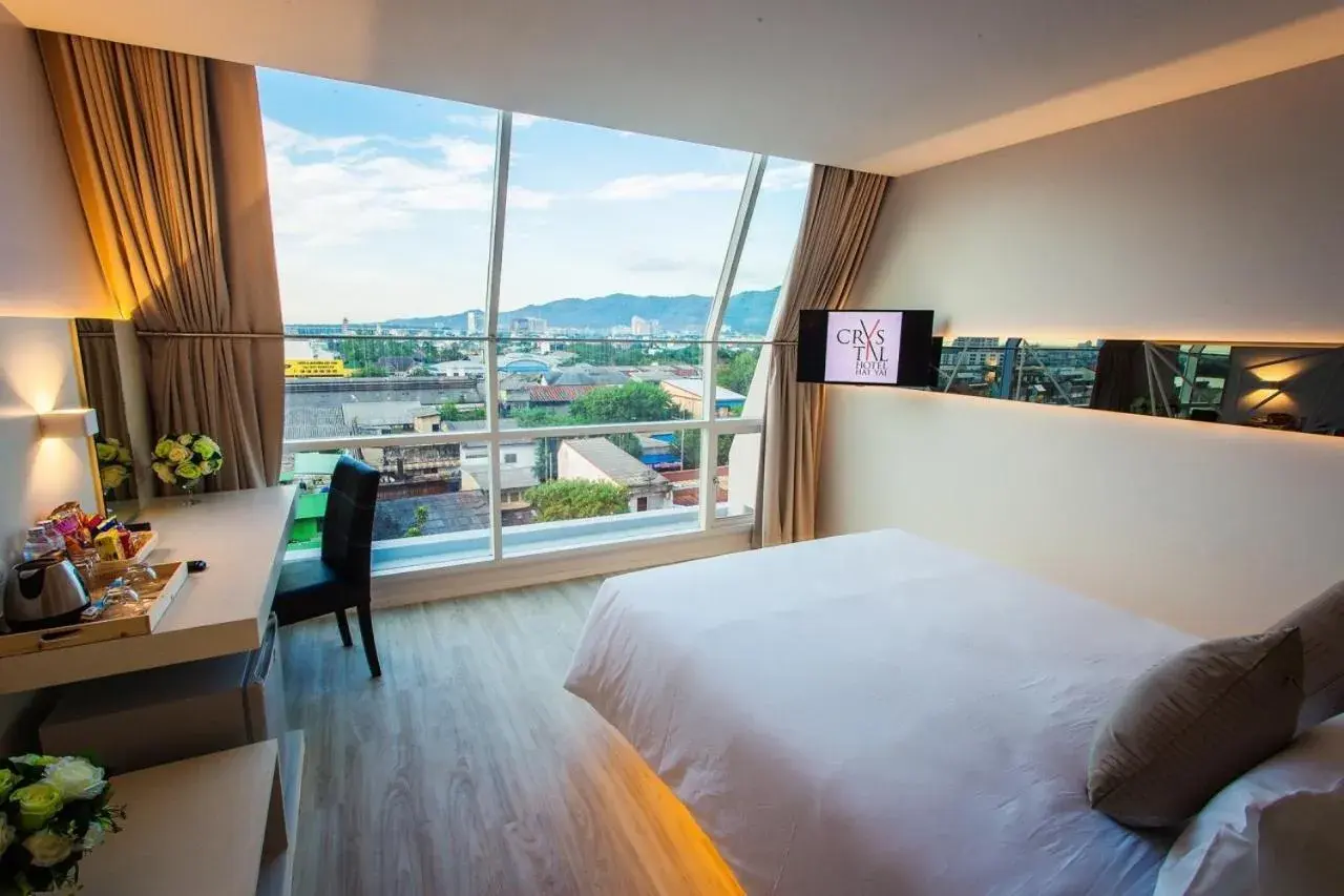 Photo of the whole room, Mountain View in Crystal Hotel Hat Yai (SHA Extra Plus)