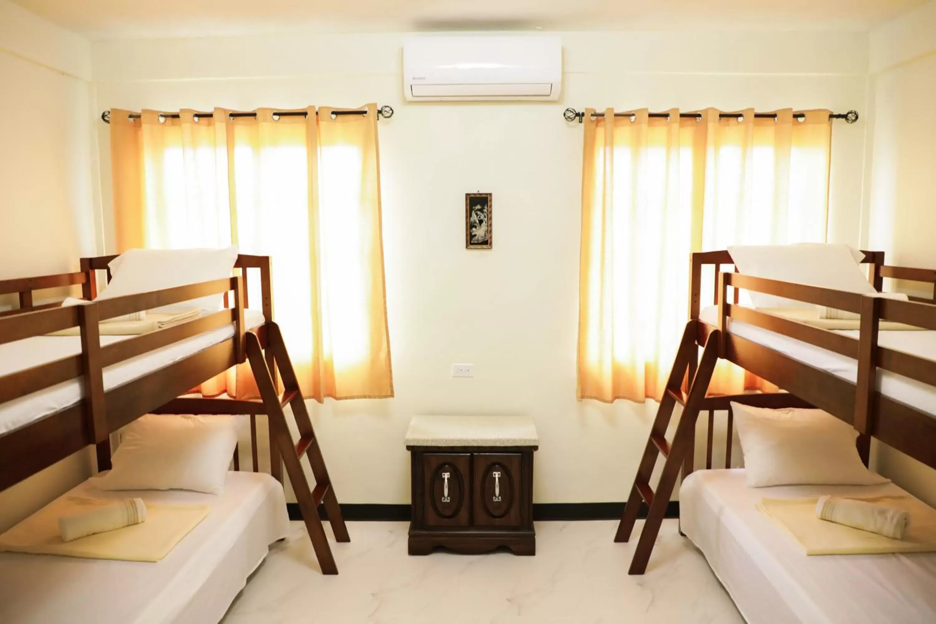 Quadruple Room in Yogi Dives B&B Quadruple Room in Yogi Dives B&B